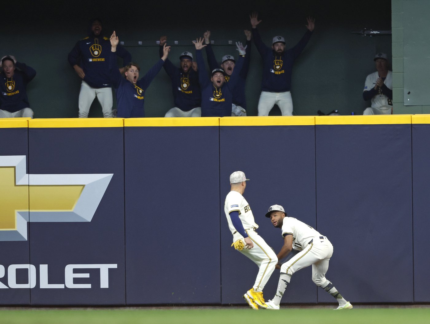 Slumping at the plate, Jackson Chourio makes a game-saving catch for the Brewers | iNFOnews.ca Slumping at the plate, Jackson Chourio makes a game-saving catch for the Brewers | iNFOnews.ca