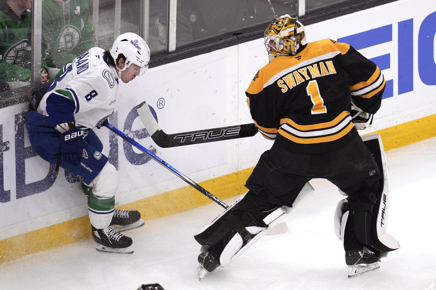 DeBrusk scores in return to Boston as Canucks shut out Bruins 2-0 behind Lankinen | iNFOnews.ca