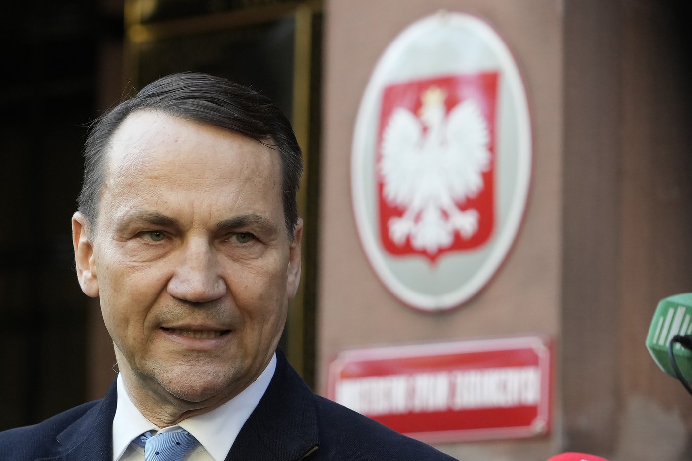 Poland alleges Russian sabotage and is closing one of Moscow's consulates | iNFOnews.ca Poland alleges Russian sabotage and is closing one of Moscow's consulates | iNFOnews.ca