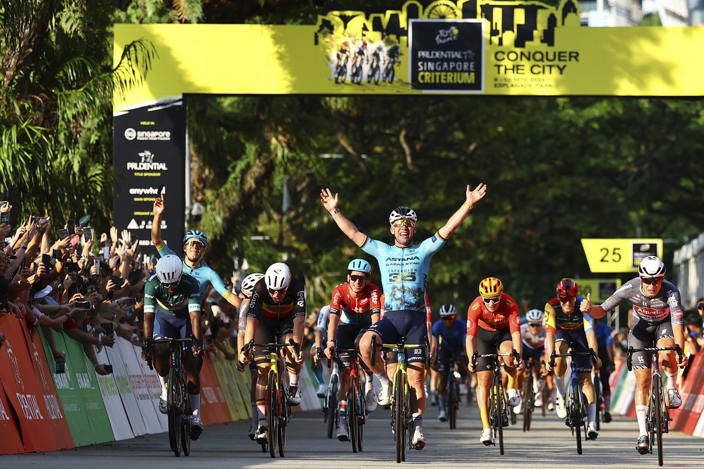 Sprint ace Mark Cavendish ends cycling career in style with Singapore win | iNFOnews.ca Sprint ace Mark Cavendish ends cycling career in style with Singapore win | iNFOnews.ca