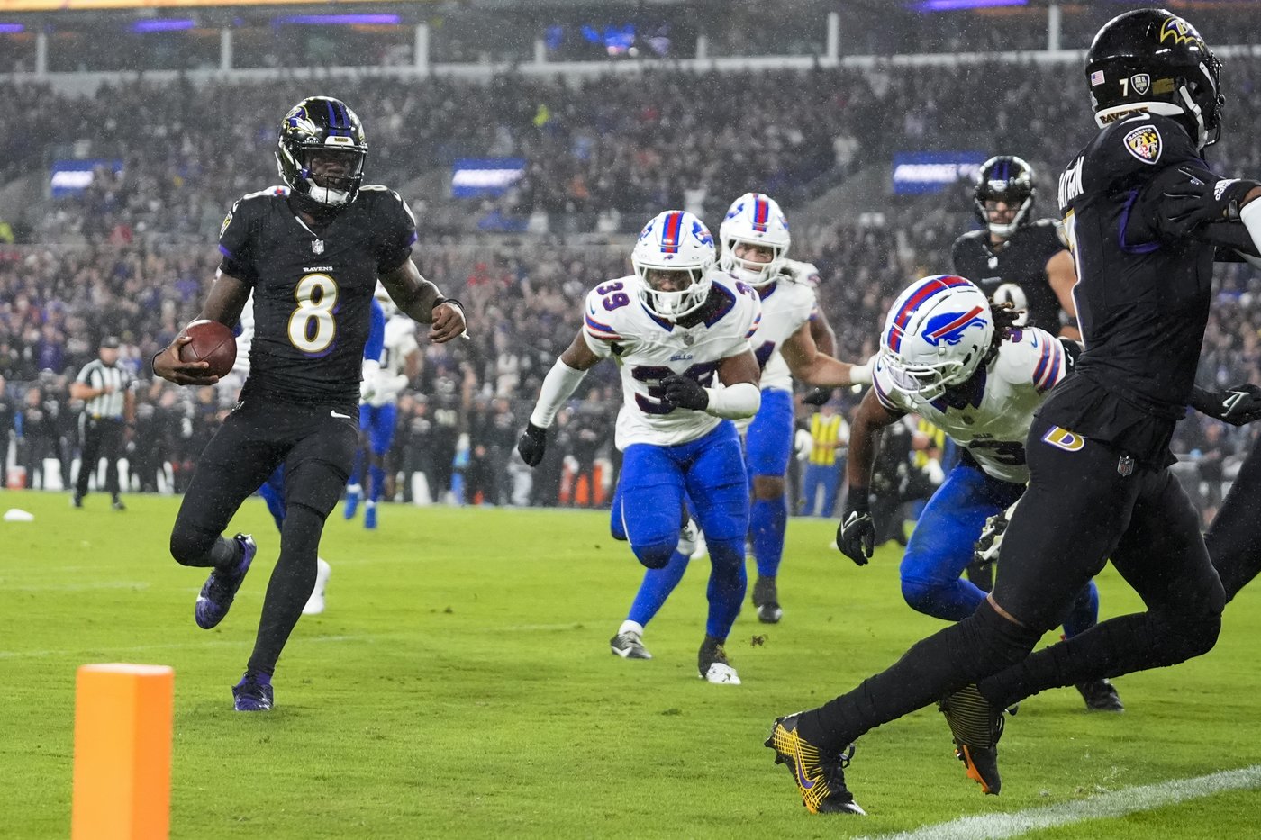 Derrick Henry is rolling and the Ravens' running identity is back in a big way | iNFOnews.ca Derrick Henry is rolling and the Ravens' running identity is back in a big way | iNFOnews.ca