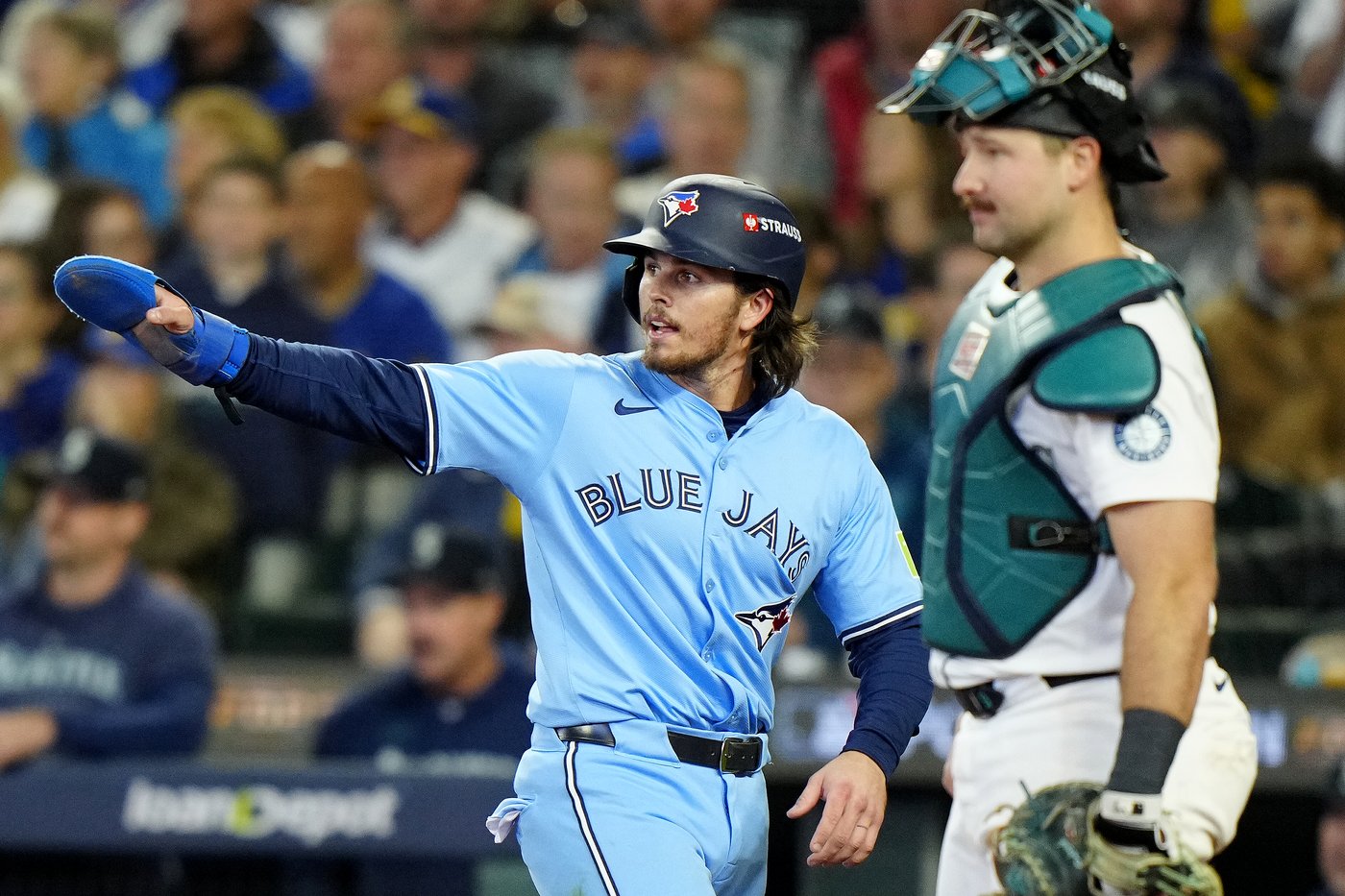 Photo Gallery: Mariners take 3-2 lead in ALCS with 6-2 win in Game 5 | iNFOnews.ca
