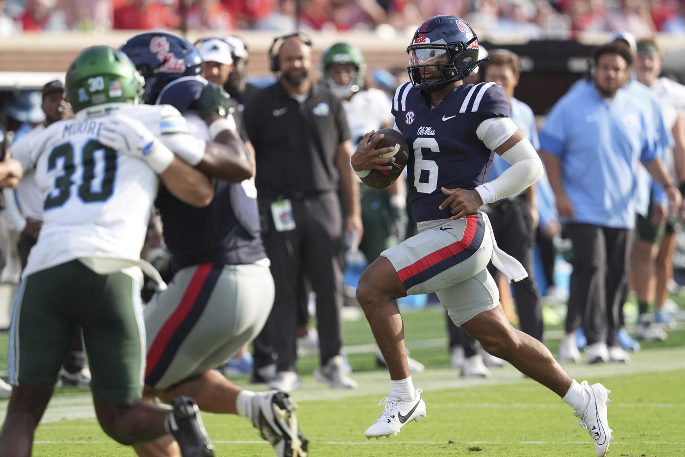 No. 4 LSU and star linebacker Perkins look to slow down No. 13 Ole Miss' dual-threat quarterbacks | iNFOnews.ca No. 4 LSU and star linebacker Perkins look to slow down No. 13 Ole Miss' dual-threat quarterbacks | iNFOnews.ca