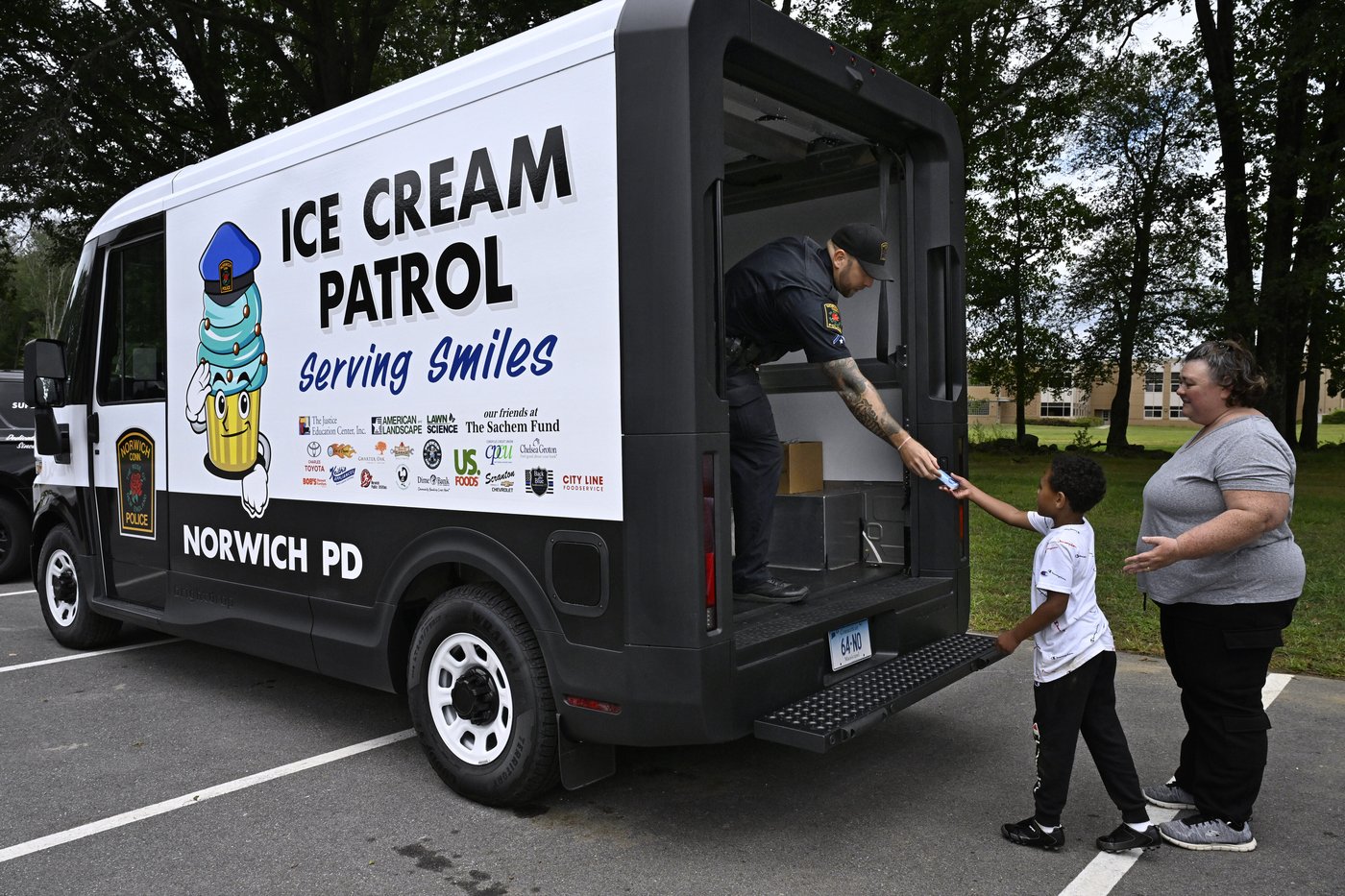 Freeze! Police ice cream trucks seek to portray officers in a positive light | iNFOnews.ca