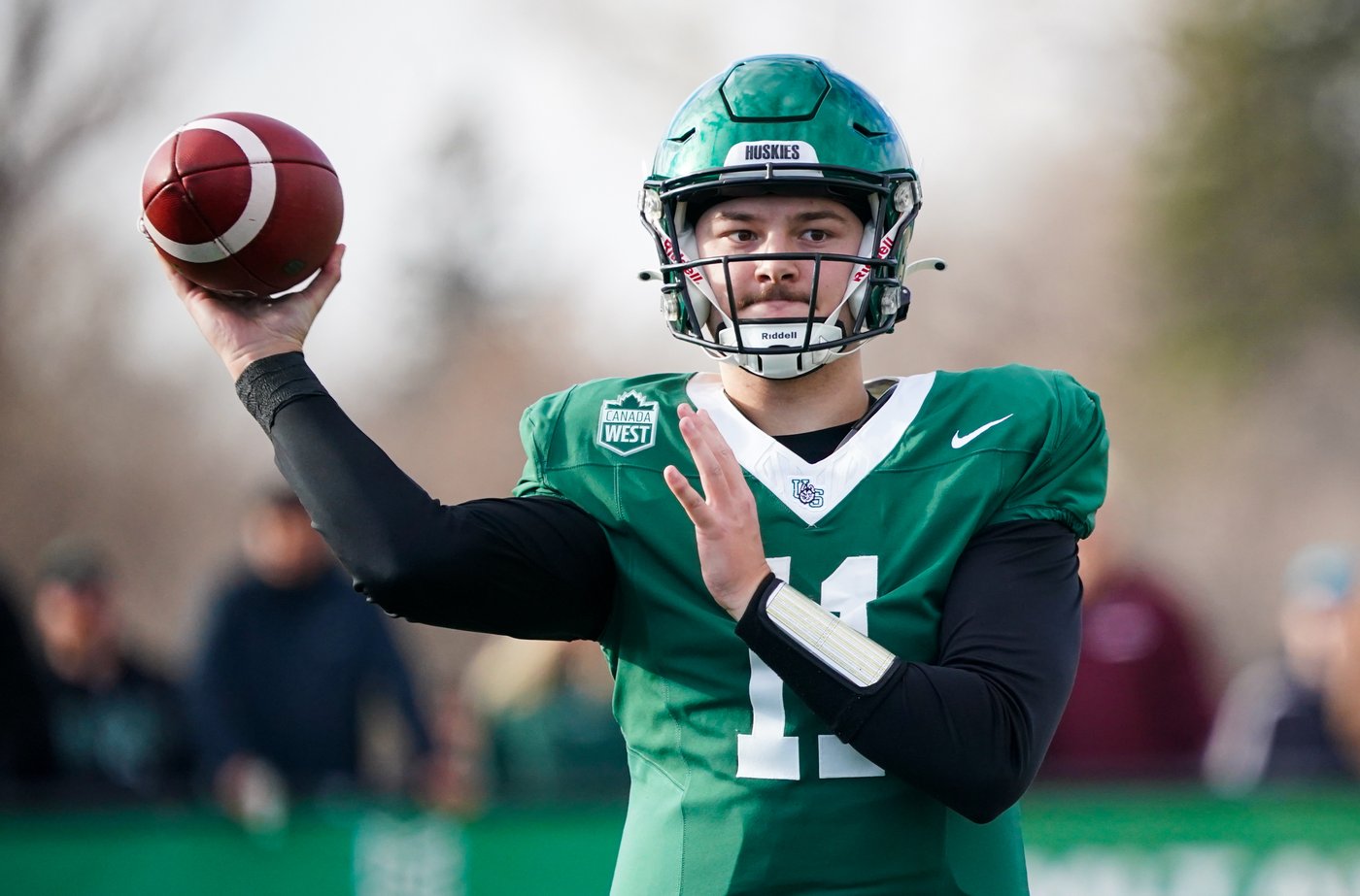Huskies face Carabins in Vanier Cup final amid star quarterback's cancer diagnosis | iNFOnews.ca Huskies face Carabins in Vanier Cup final amid star quarterback's cancer diagnosis | iNFOnews.ca