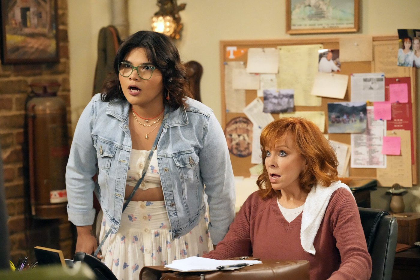 Reba McEntire finds a new on-screen family in NBC's 'Happy's Place' | iNFOnews.ca