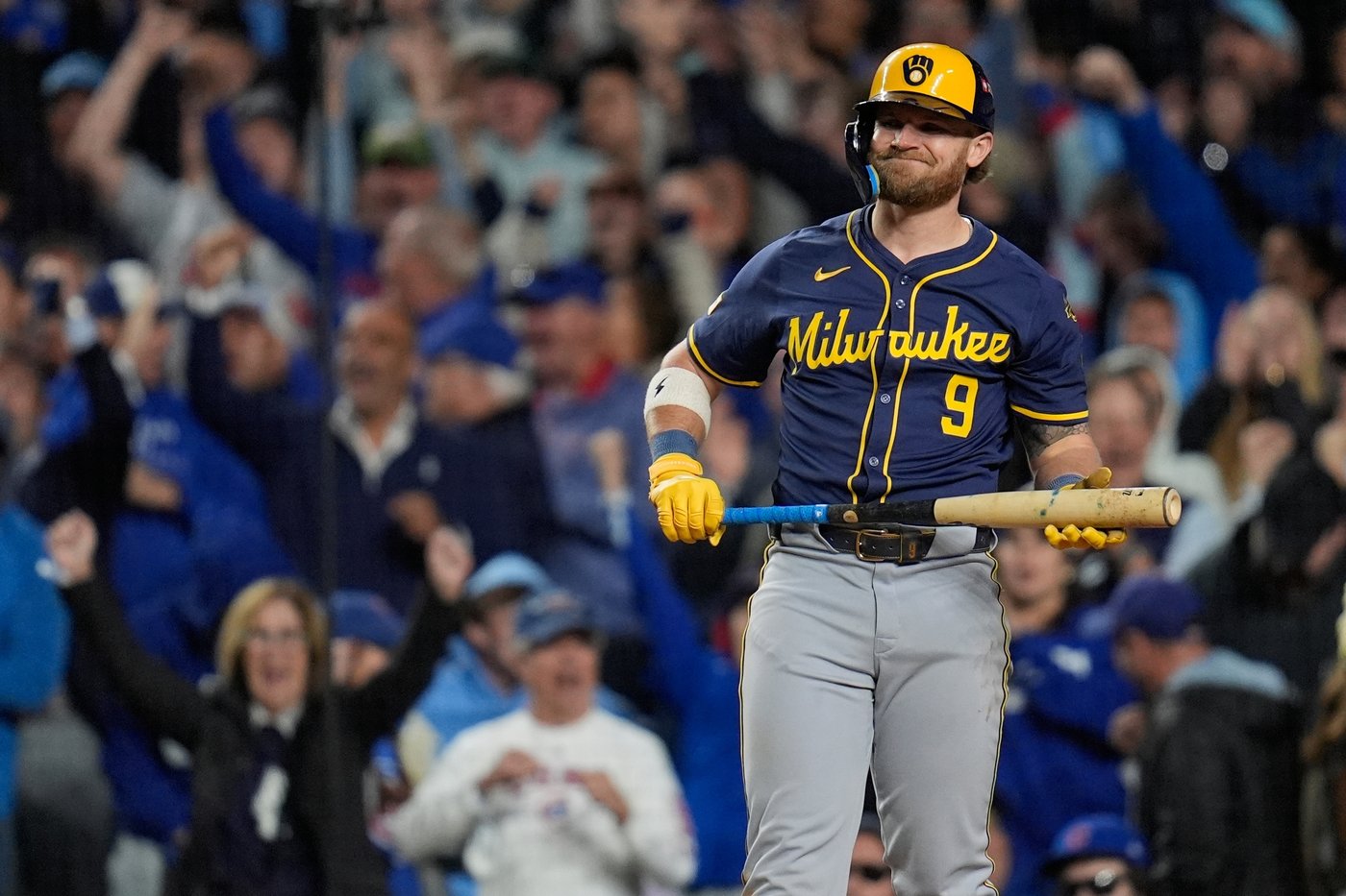 Cubs use 4-run 1st inning to top the Brewers 4-3 and avoid NL Division Series sweep | iNFOnews.ca