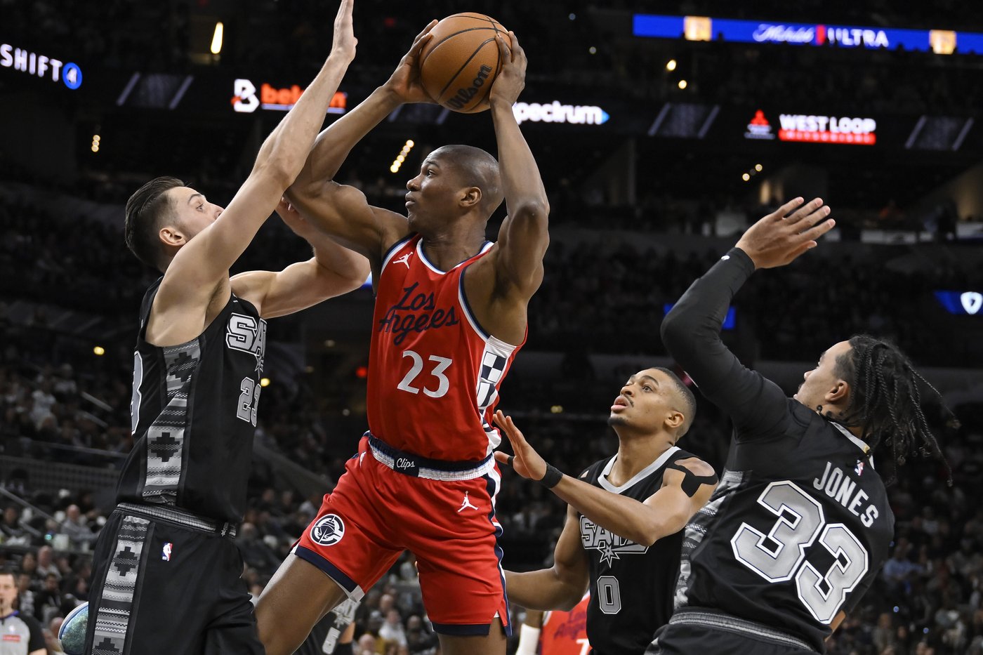 Spurs rout Clippers 122-86 behind 27 points from Wembanyama | iNFOnews.ca