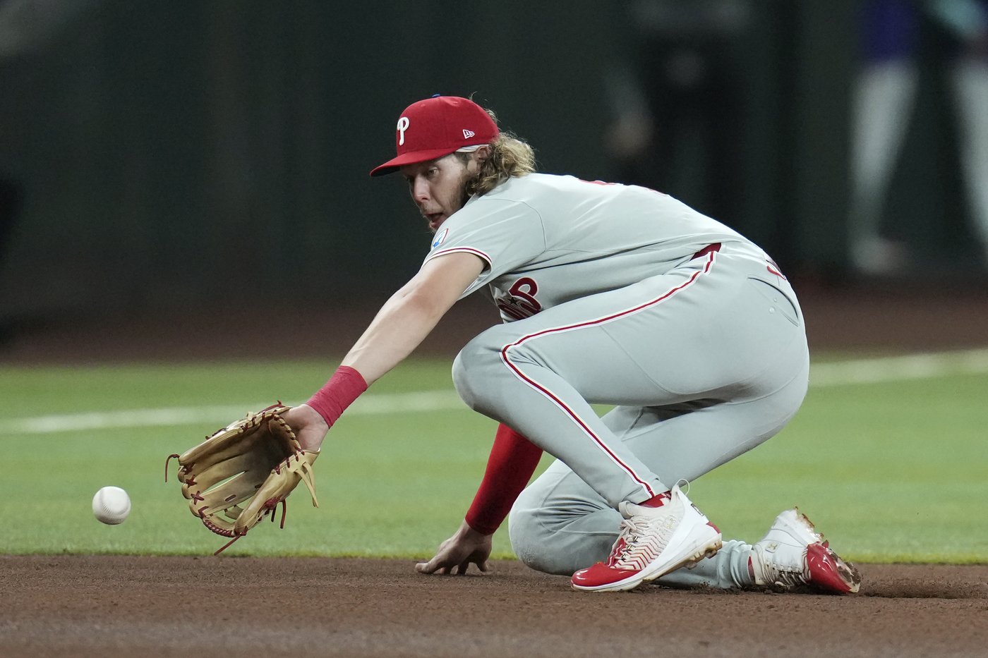 Bohm has 3 RBIs in return, Buehler good in relief as Phillies win 8-2, hurting D-backs playoff hopes | iNFOnews.ca