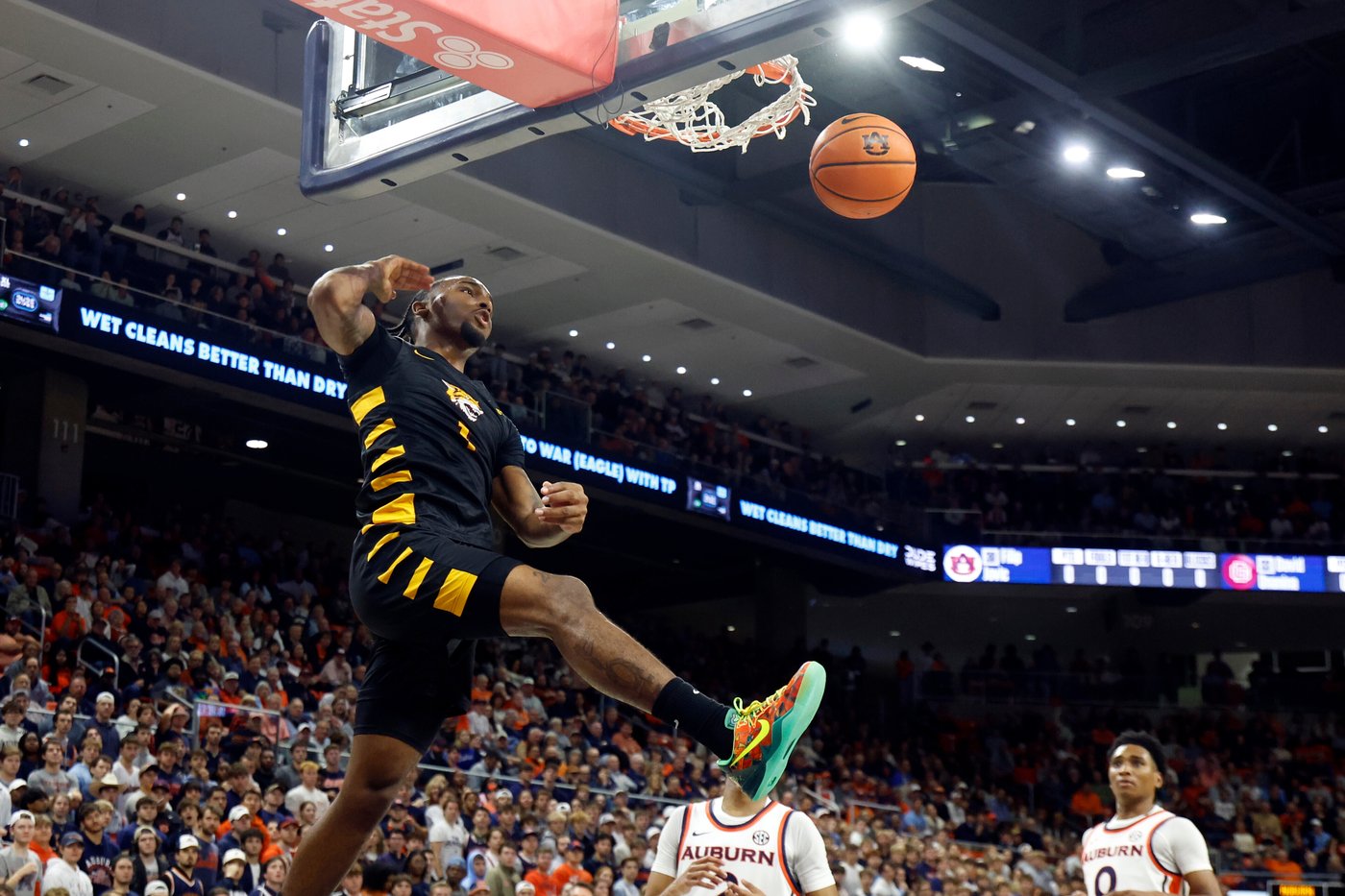 No. 20 Auburn escapes in overtime against Bethune-Cookman in Steven Pearl's coaching debut | iNFOnews.ca