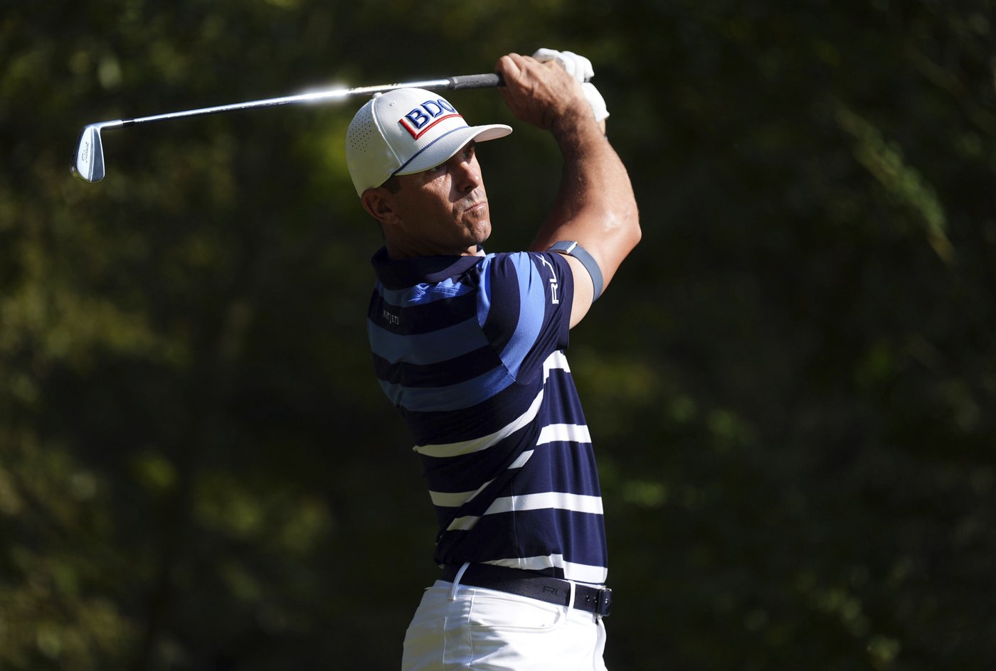 McIlroy loses a club head and the lead in eventful 67 in first round at the BMW PGA Championship | iNFOnews.ca