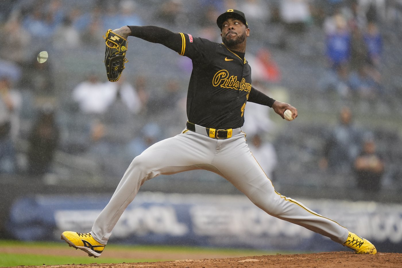 Red Sox agree with LHP Aroldis Chapman to one-year, $10.75 million deal, AP source says | iNFOnews.ca