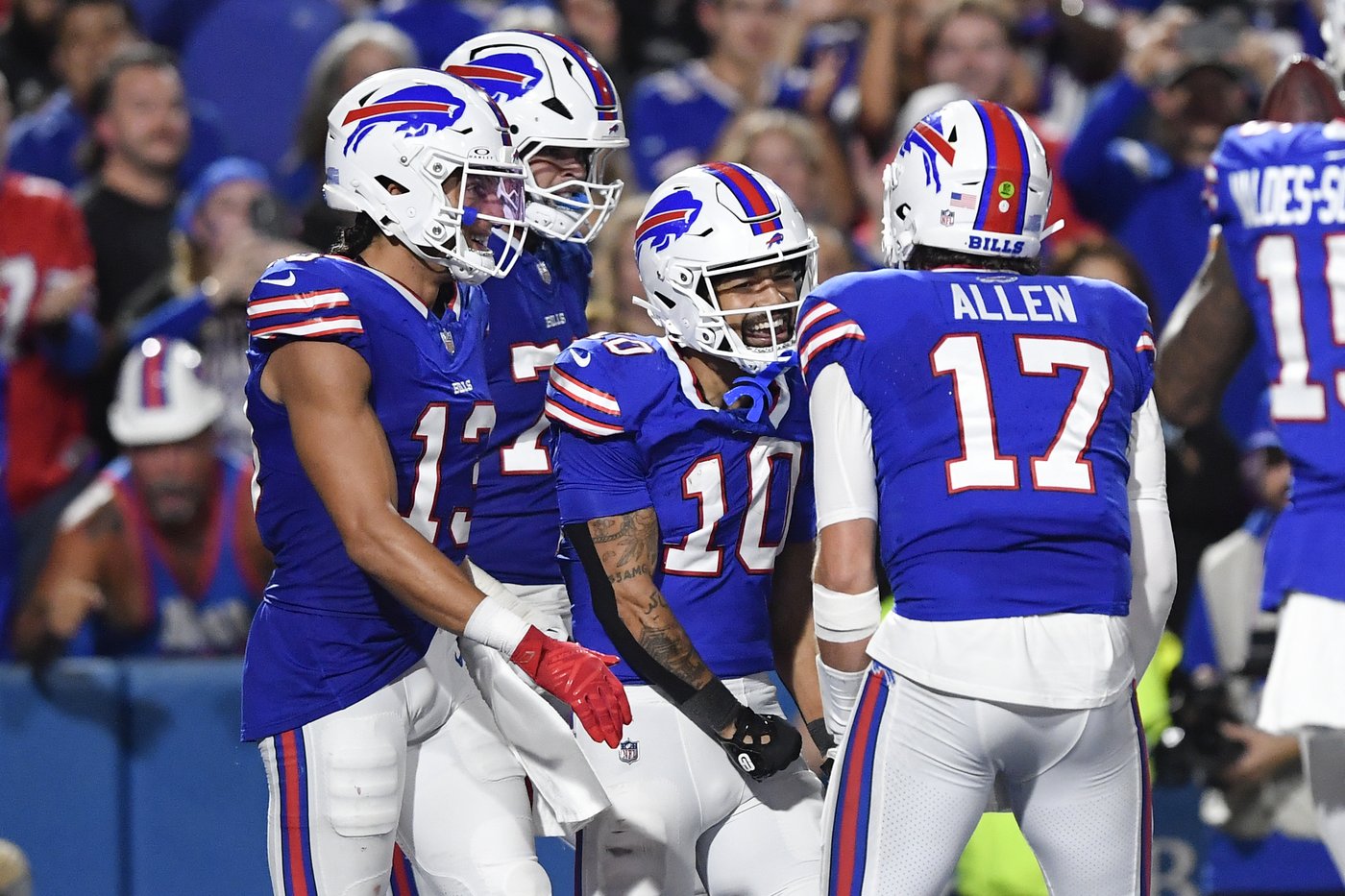 Josh Allen throws 4 TD passes and the Bills roll to a 47-10 win over the unraveling Jaguars | iNFOnews.ca