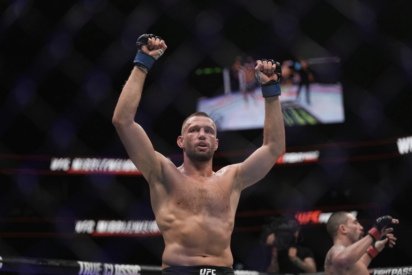 Middleweight contenders de Ridder, Hernandez headline October UFC show in Vancouver | iNFOnews.ca