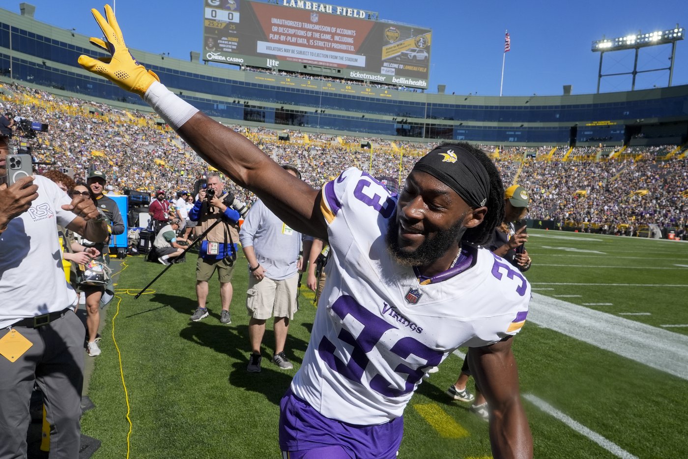The unbeaten Vikings are embracing Aaron Jones and effectively running the ball | iNFOnews.ca The unbeaten Vikings are embracing Aaron Jones and effectively running the ball | iNFOnews.ca