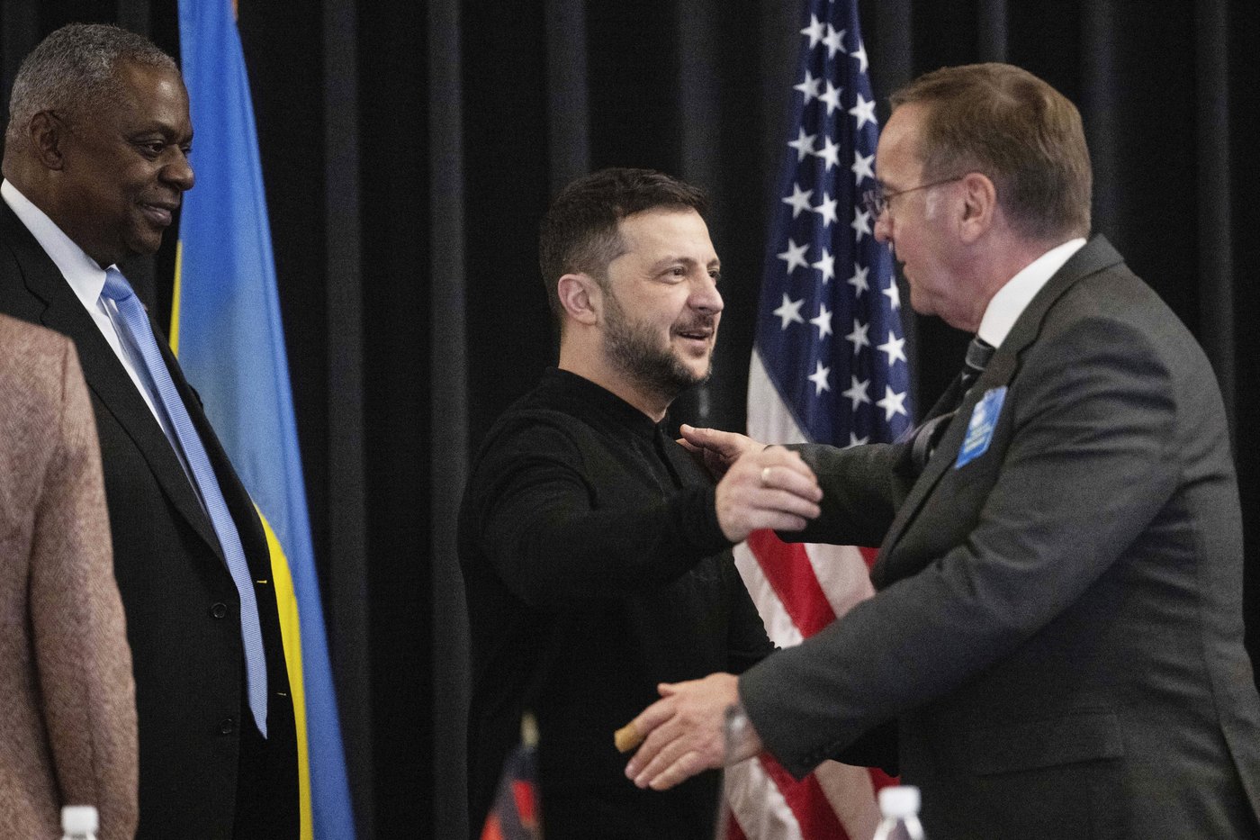 Zelenskyy and Austin use their final meeting to press Trump to keep supporting Ukraine | iNFOnews.ca Zelenskyy and Austin use their final meeting to press Trump to keep supporting Ukraine | iNFOnews.ca