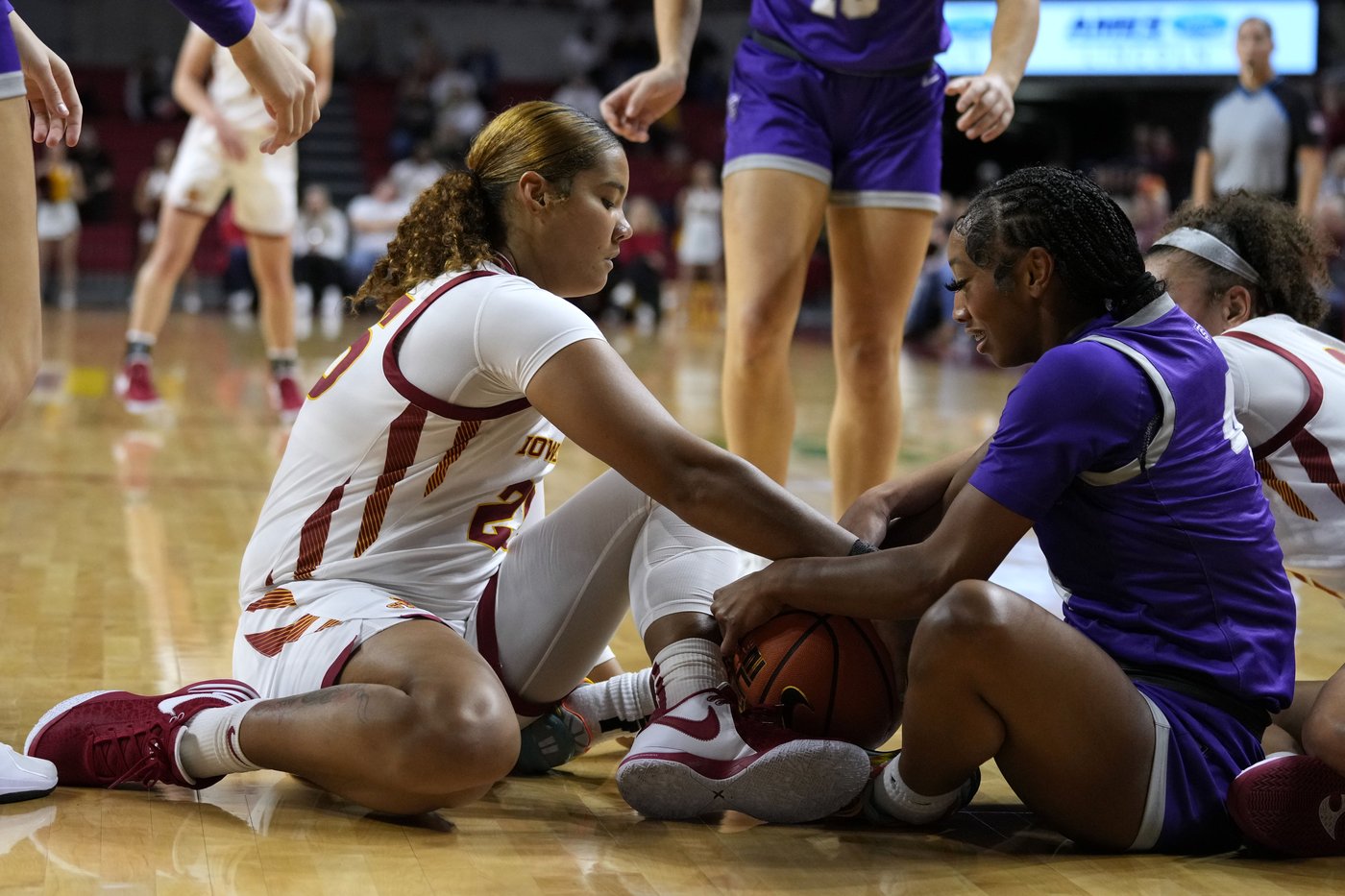 Crooks scores 26 points, Ryan records 13 assists in No. 8 Iowa State's 80-47 win over St. Thomas | iNFOnews.ca