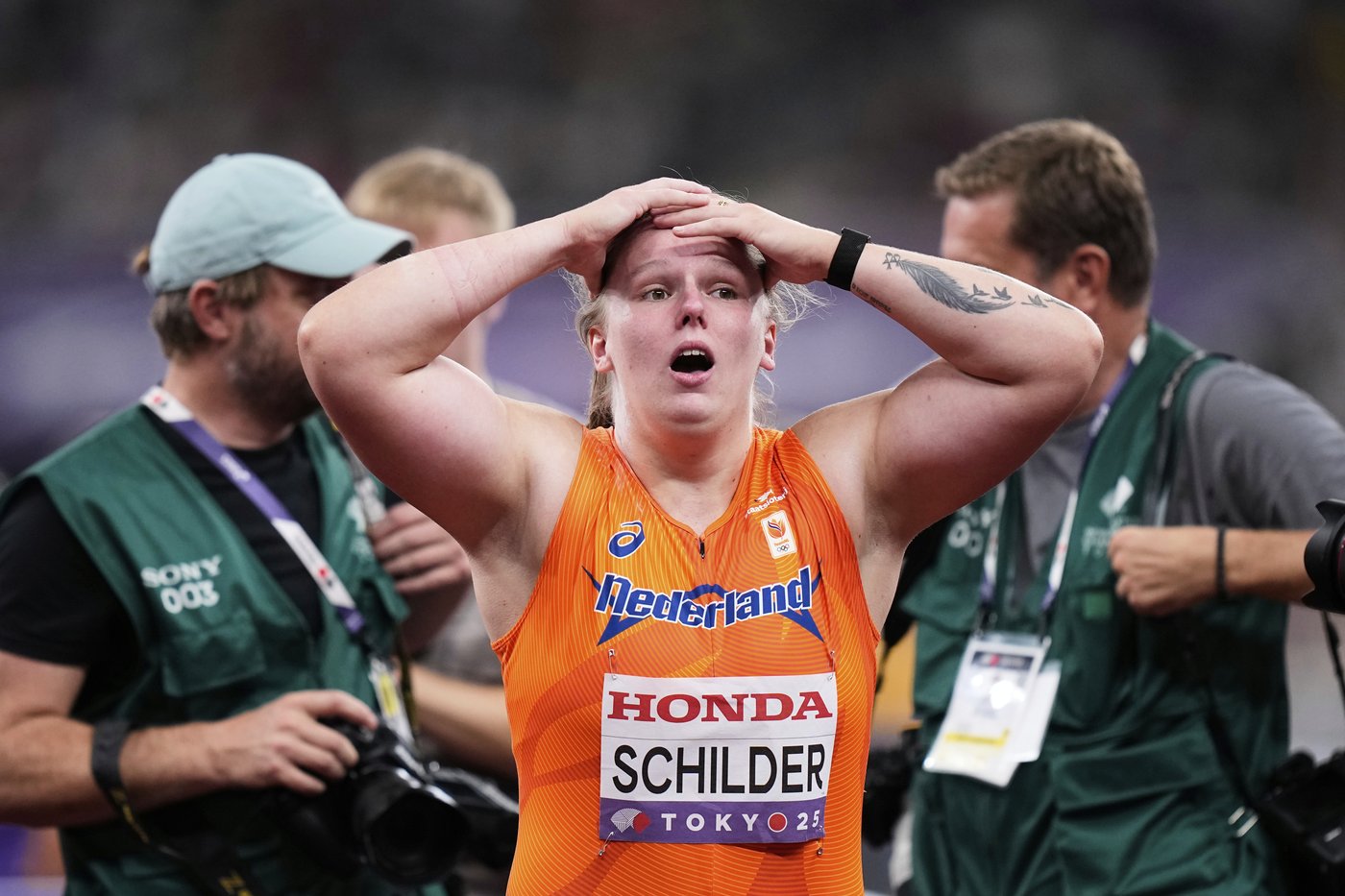 Schilder wins women's shot put at the worlds on the final throw of a grueling day | iNFOnews.ca Schilder wins women's shot put at the worlds on the final throw of a grueling day | iNFOnews.ca