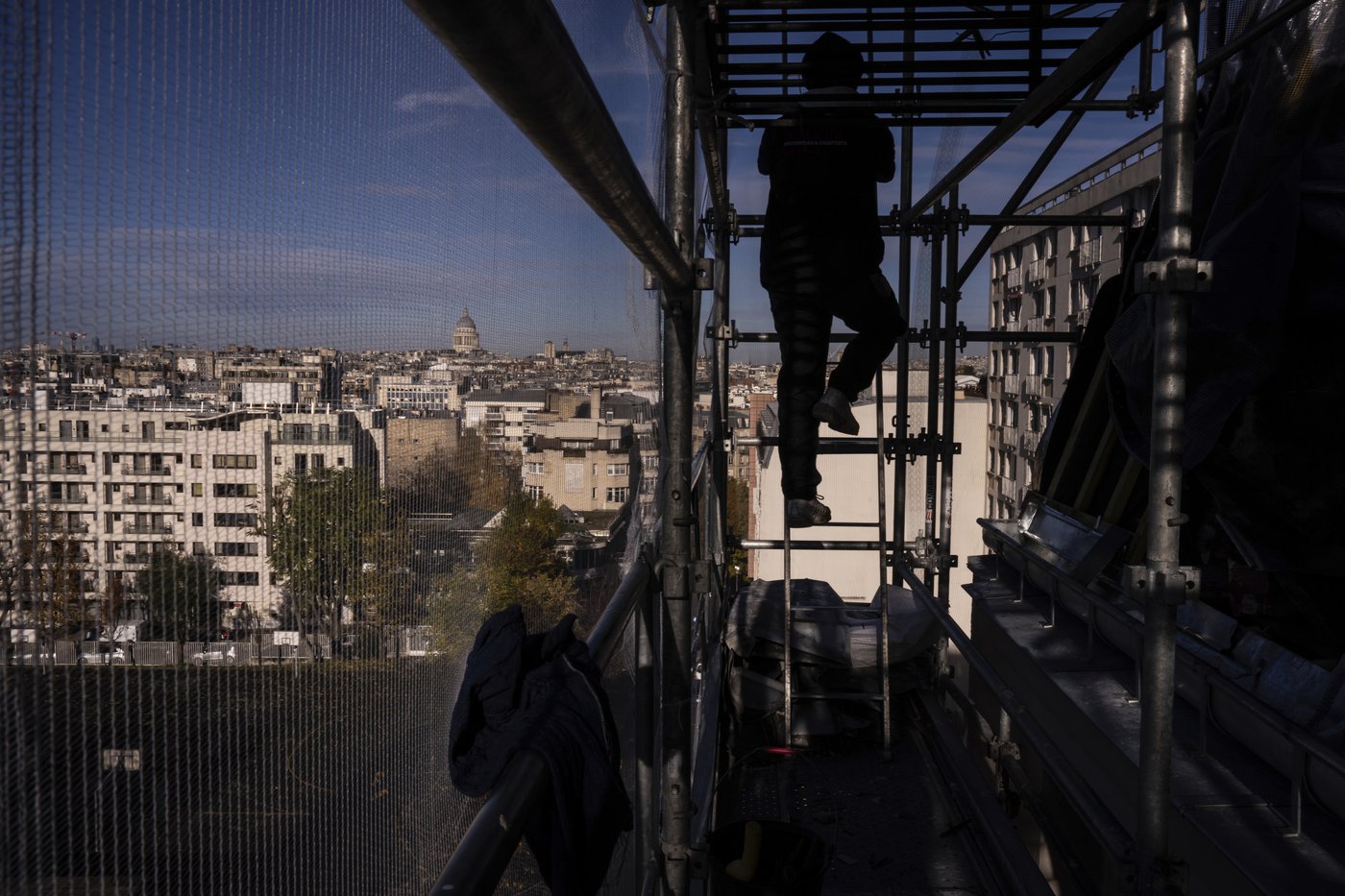 The roof restorers of Paris now have UNESCO World Heritage recognition | iNFOnews.ca