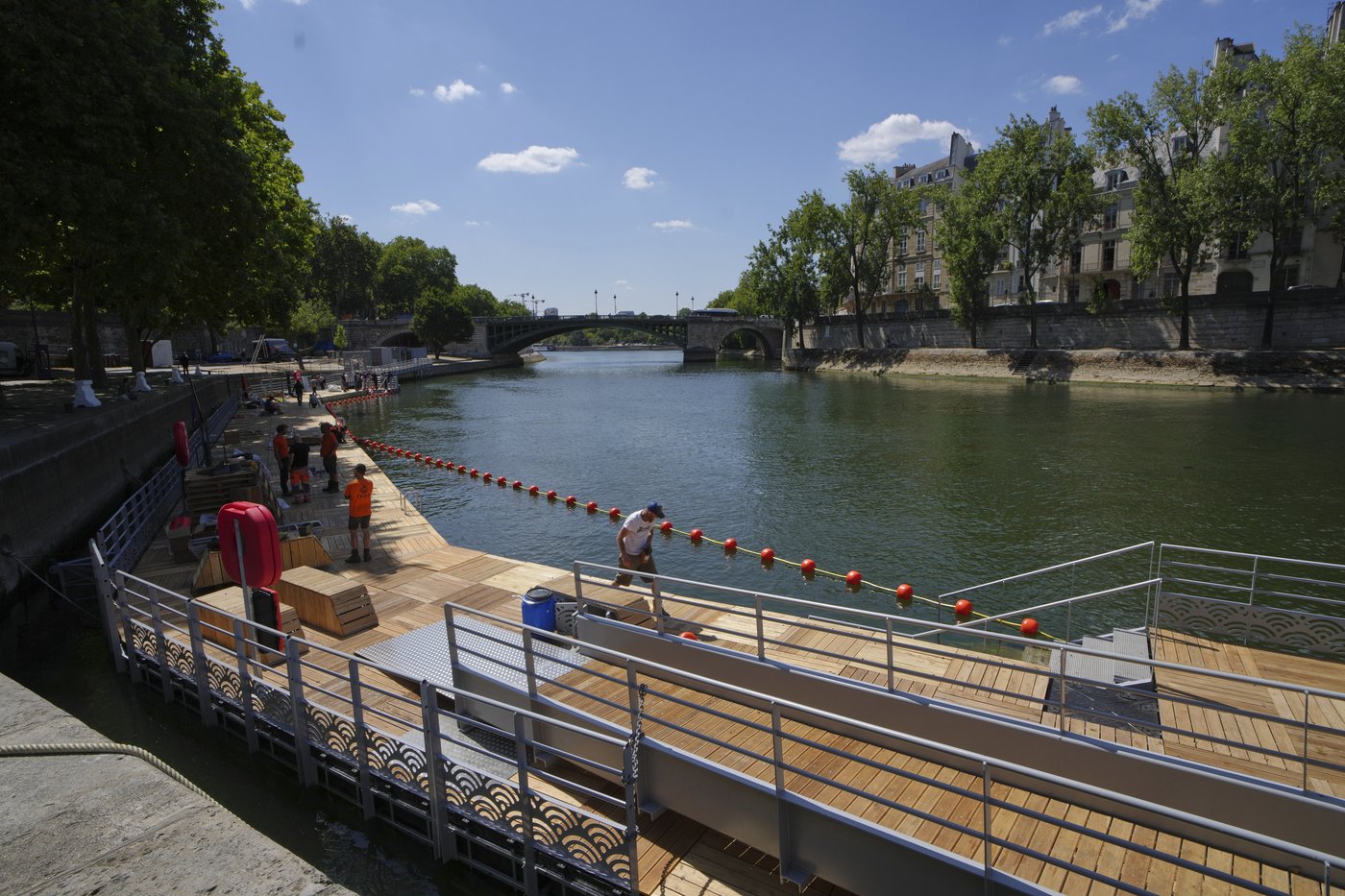 Want to take a dip in Paris? River Seine reopens to public swimming for first time in a century | iNFOnews.ca Want to take a dip in Paris? River Seine reopens to public swimming for first time in a century | iNFOnews.ca