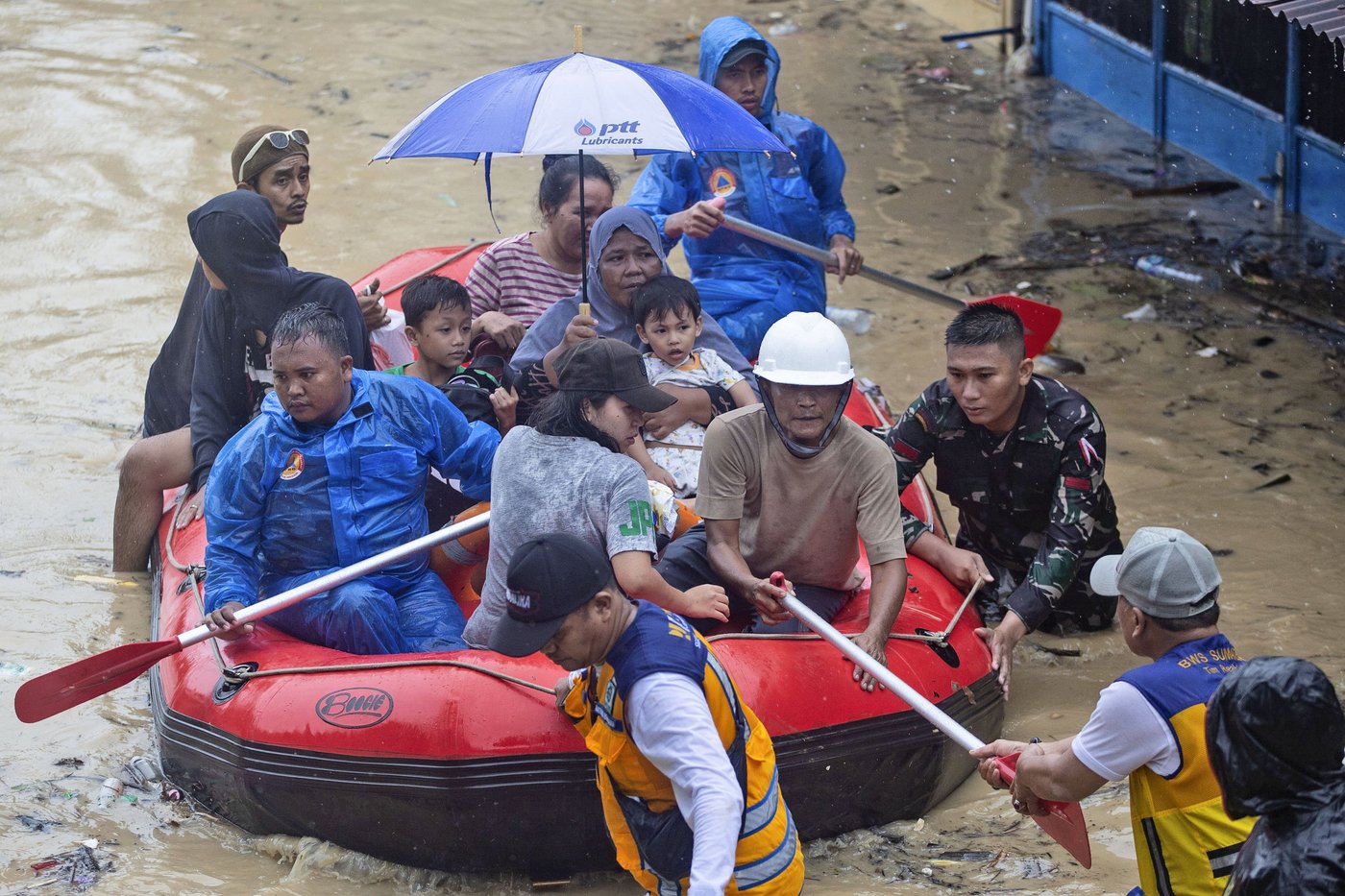 Landslide triggered by rain in Indonesia's Sumatra island kills at least 7 people | iNFOnews.ca Landslide triggered by rain in Indonesia's Sumatra island kills at least 7 people | iNFOnews.ca