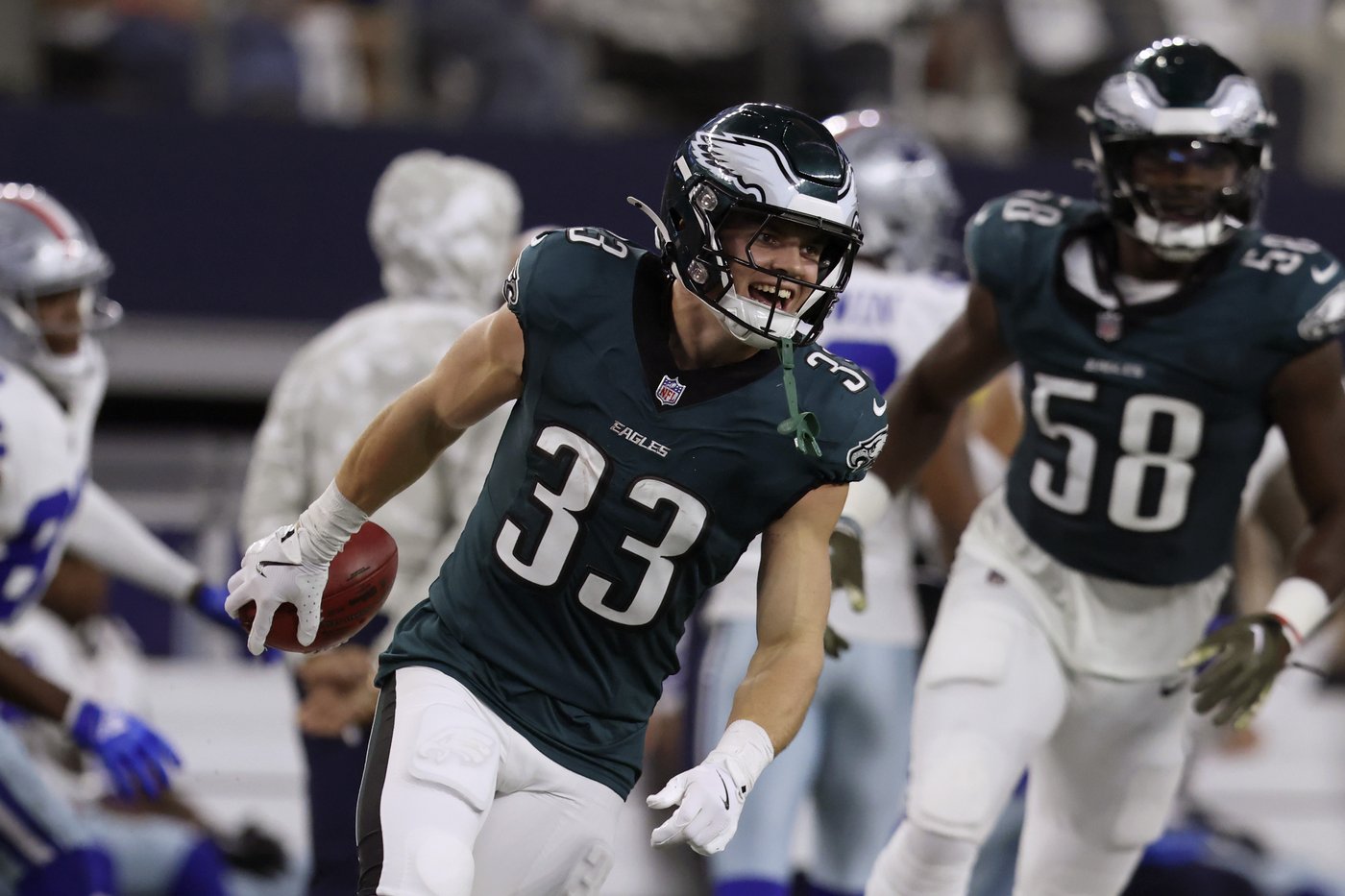 Eagles and Commanders meet in biggest game in NFC East rivalry series in nearly 30 years | iNFOnews.ca