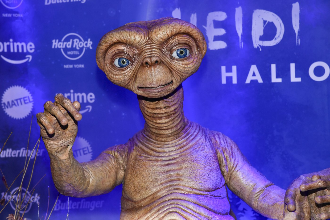 Heidi Klum and Janelle Monáe wear elaborate E.T. costumes for their Halloween parties | iNFOnews.ca Heidi Klum and Janelle Monáe wear elaborate E.T. costumes for their Halloween parties | iNFOnews.ca