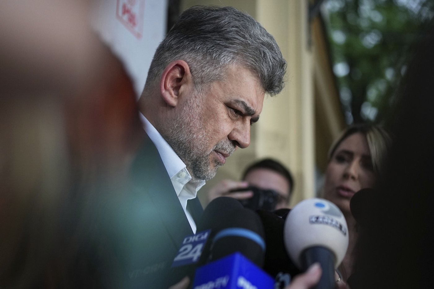 Romanian premier resigns after his coalition's candidate fails to advance in presidential runoff | iNFOnews.ca