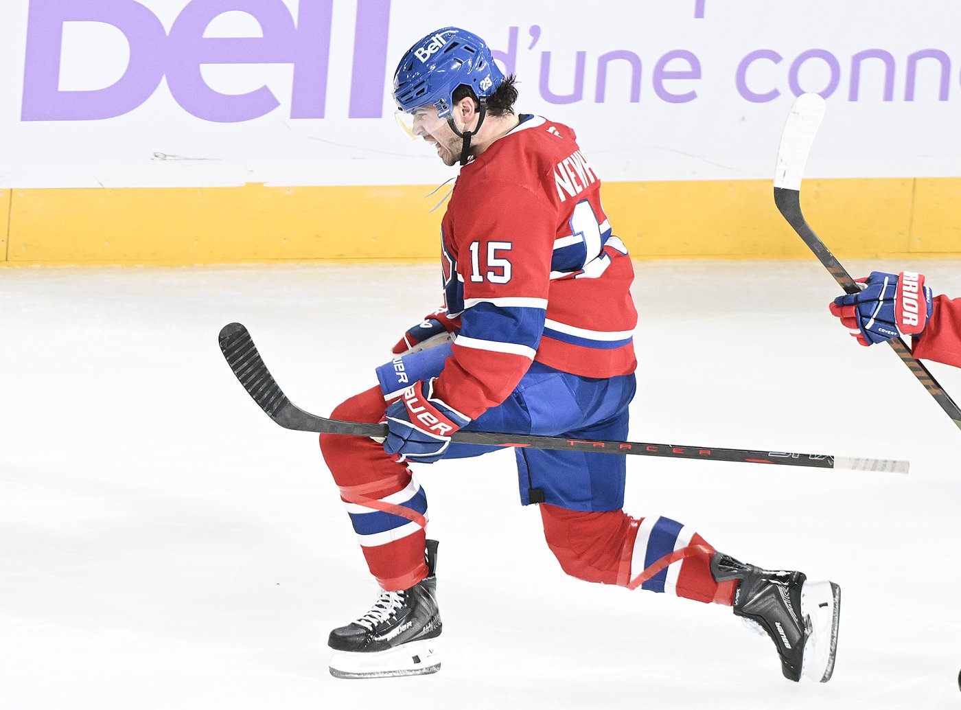 Caufield, Montembeault lead Canadiens past Mammoth in 6-2 win | iNFOnews.ca