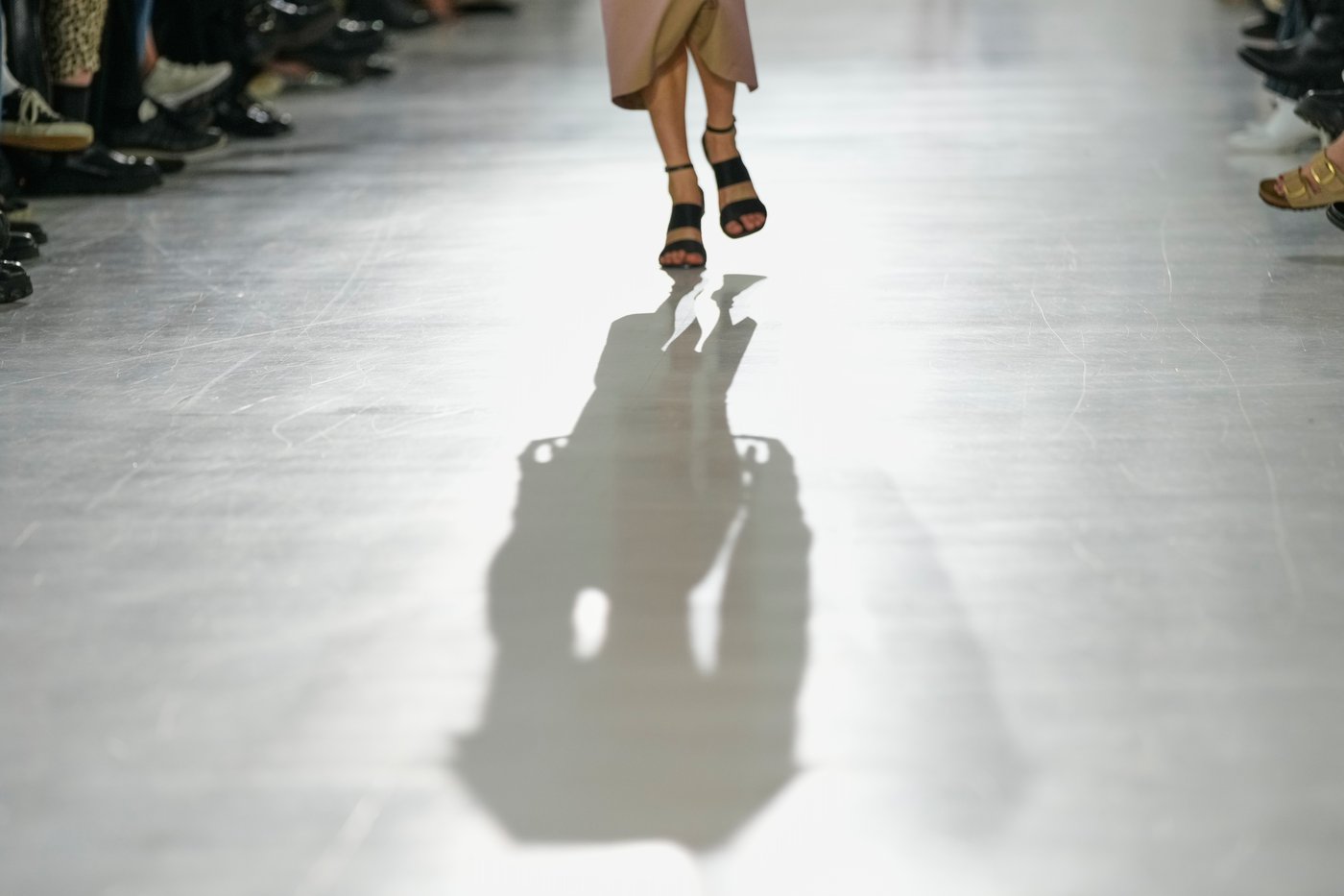 Max Mara responds to rising global tensions and temperatures with lightness on Milan runway | iNFOnews.ca