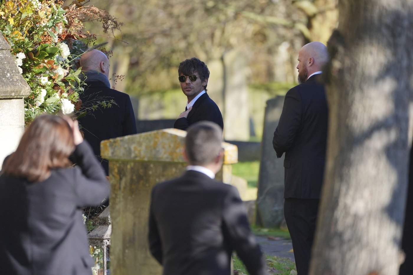 Liam Payne's One Direction bandmates among the mourners at singer's funeral | iNFOnews.ca