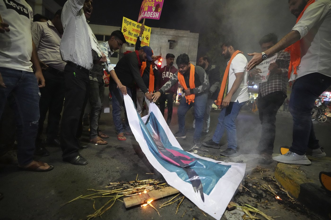 Supporters of Bangladesh Nationalist Party hold protest march as tensions continue with India | iNFOnews.ca