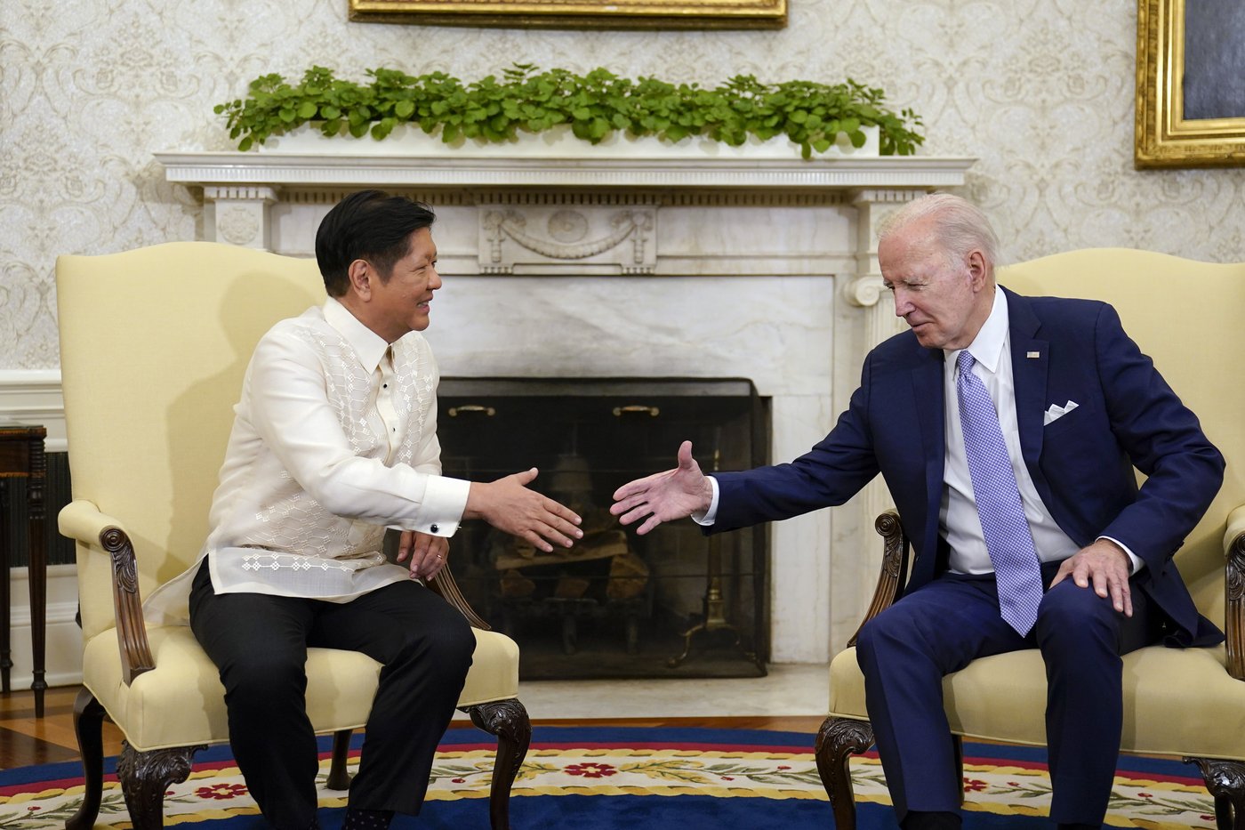 Afghans arrive in the Philippines to complete visa processing for resettlement in US | iNFOnews.ca