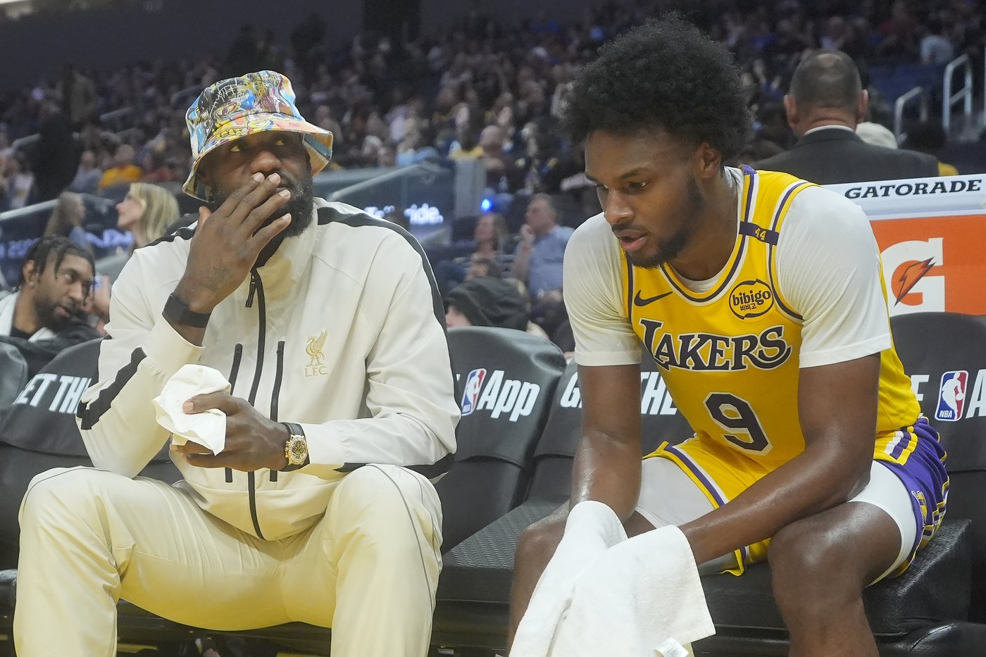 Ken Griffey Sr. and Jr. will be at Lakers' opener, hoping to see LeBron and Bronny make NBA history | iNFOnews.ca Ken Griffey Sr. and Jr. will be at Lakers' opener, hoping to see LeBron and Bronny make NBA history | iNFOnews.ca