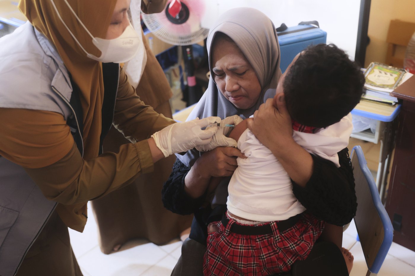 Indonesia launches a measles vaccination campaign after 17 die in an outbreak | iNFOnews.ca Indonesia launches a measles vaccination campaign after 17 die in an outbreak | iNFOnews.ca