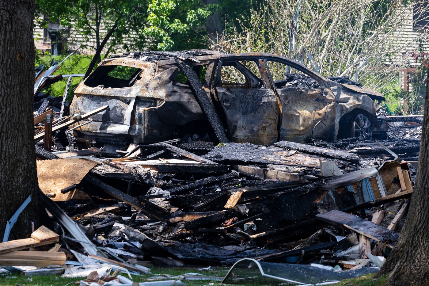 Michigan house explosion leaves 1 dead and another in critical condition | iNhome Michigan house explosion leaves 1 dead and another in critical condition | iNhome