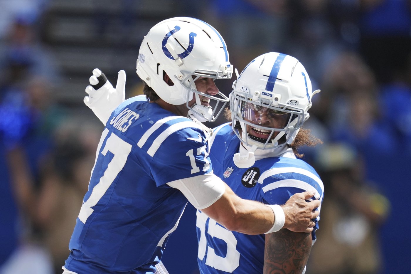 Daniel Jones shines as Colts snap 11-game opening-day winless streak, beating Dolphins 33-8 | iNFOnews.ca