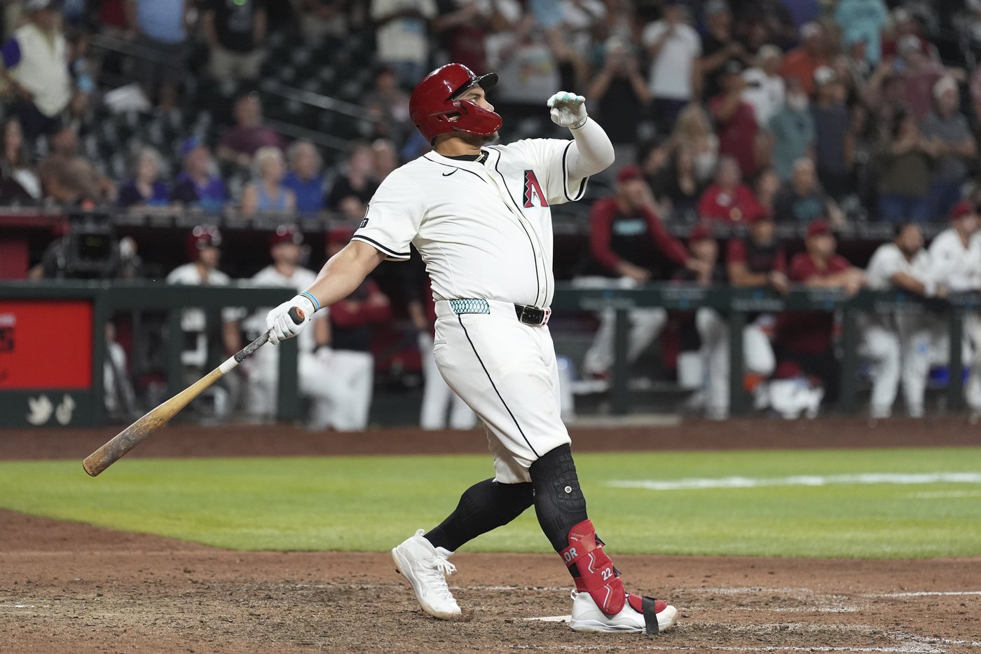 Naylor hits grand slam in 11th and Diamondbacks recover to beat Mariners 8-4 | iNFOnews.ca Naylor hits grand slam in 11th and Diamondbacks recover to beat Mariners 8-4 | iNFOnews.ca