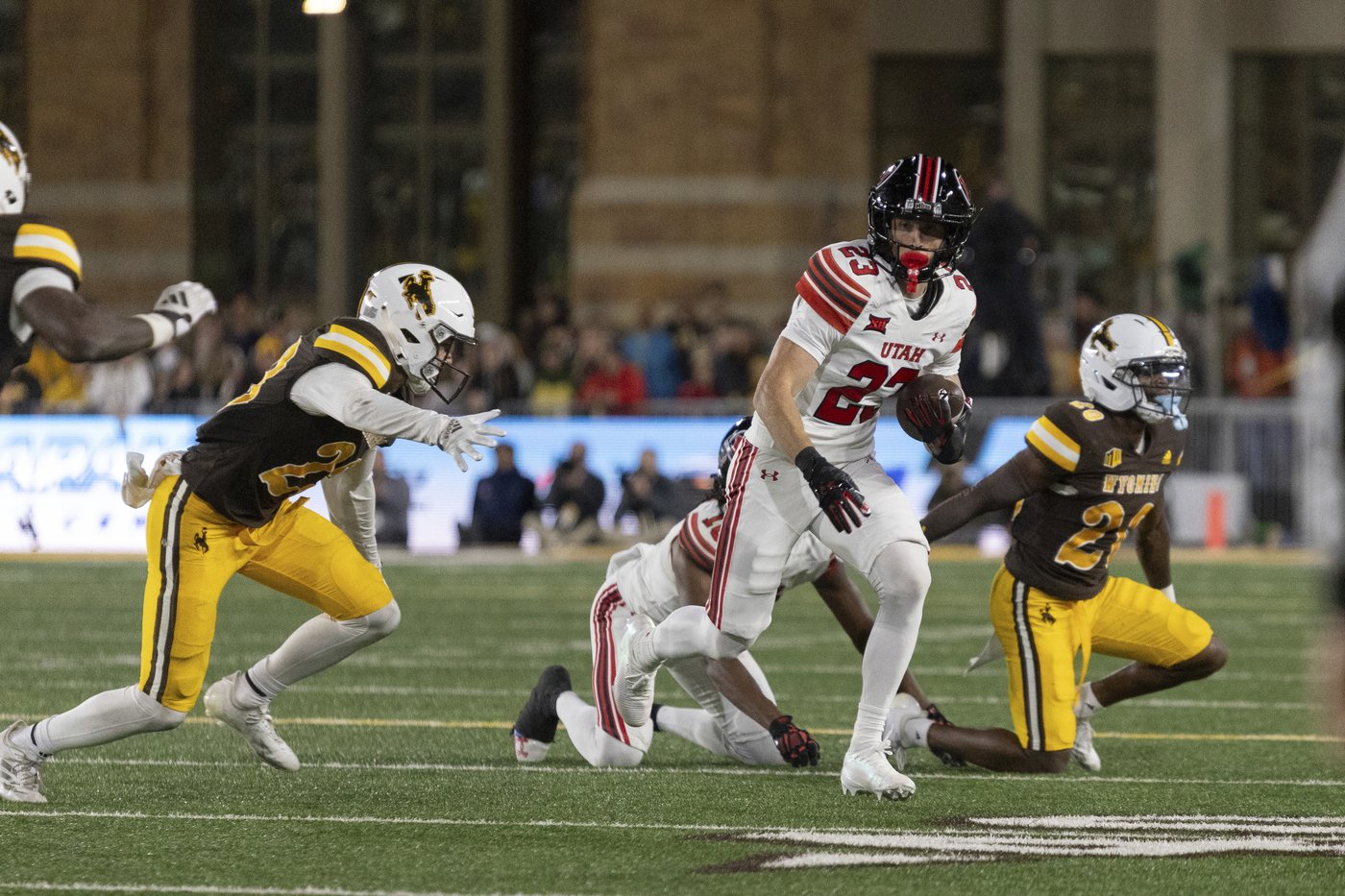 2-way players adding new playmaking dynamic on offense for No. 16 Utah | iNFOnews.ca