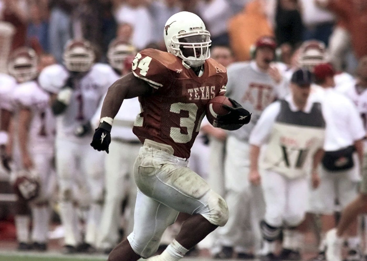 Texas-Texas A&M rivalry full of big games and moments from Bevo to bonfire tragedy | iNFOnews.ca