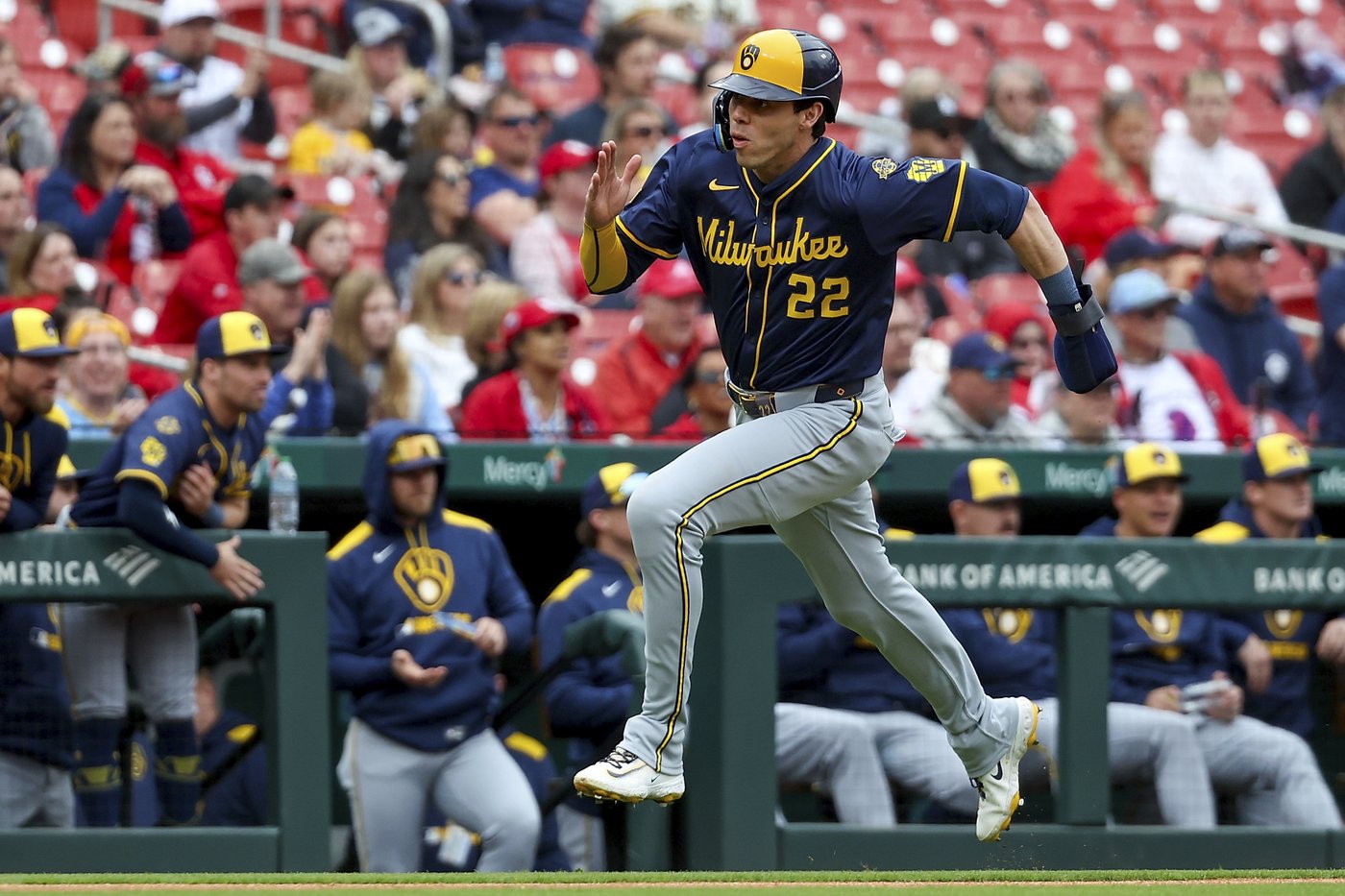 Brewers' Sal Frelick remains out of lineup with knee issue but says he should return later this week | iNFOnews.ca Brewers' Sal Frelick remains out of lineup with knee issue but says he should return later this week | iNFOnews.ca