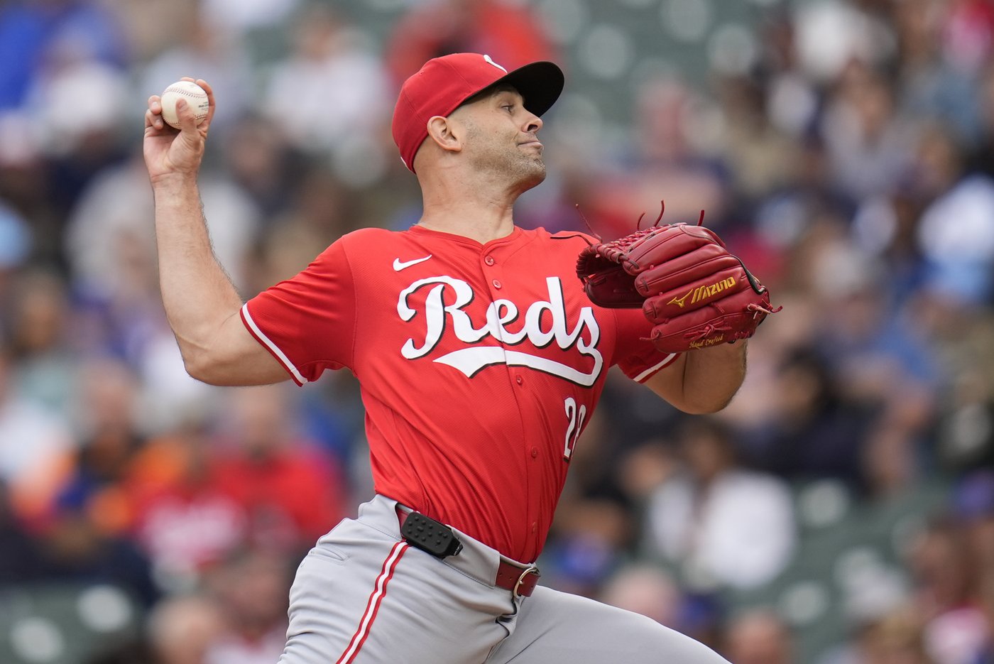 Pitcher Nick Martinez accepts $21.05 million qualifying offer to remain with Reds | iNFOnews.ca
