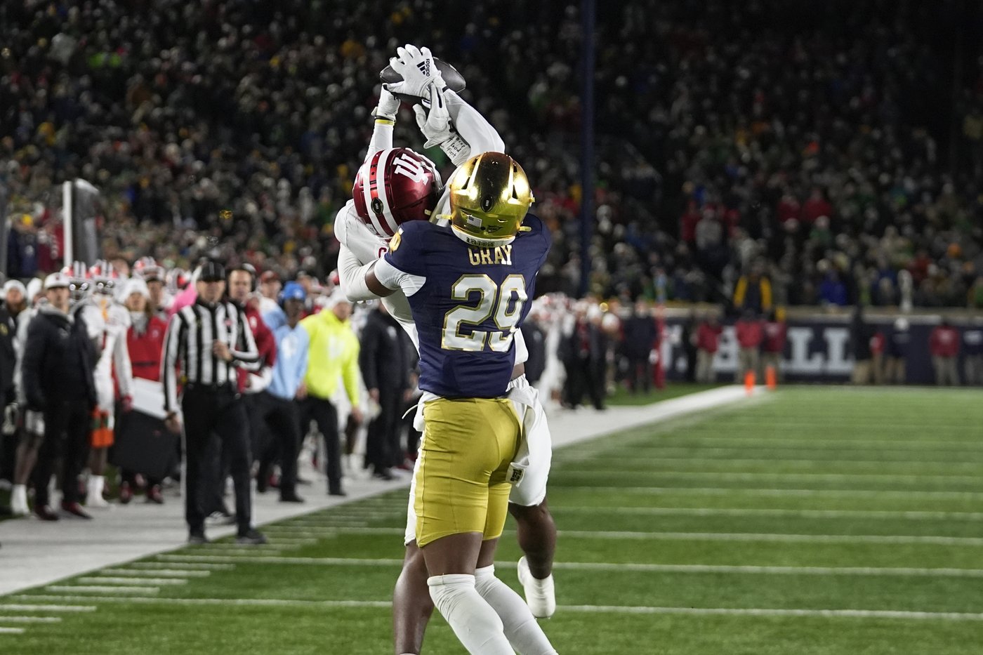 Notre Dame protects home field in new postseason era with 1st playoff win, 27-17 over Indiana | iNFOnews.ca