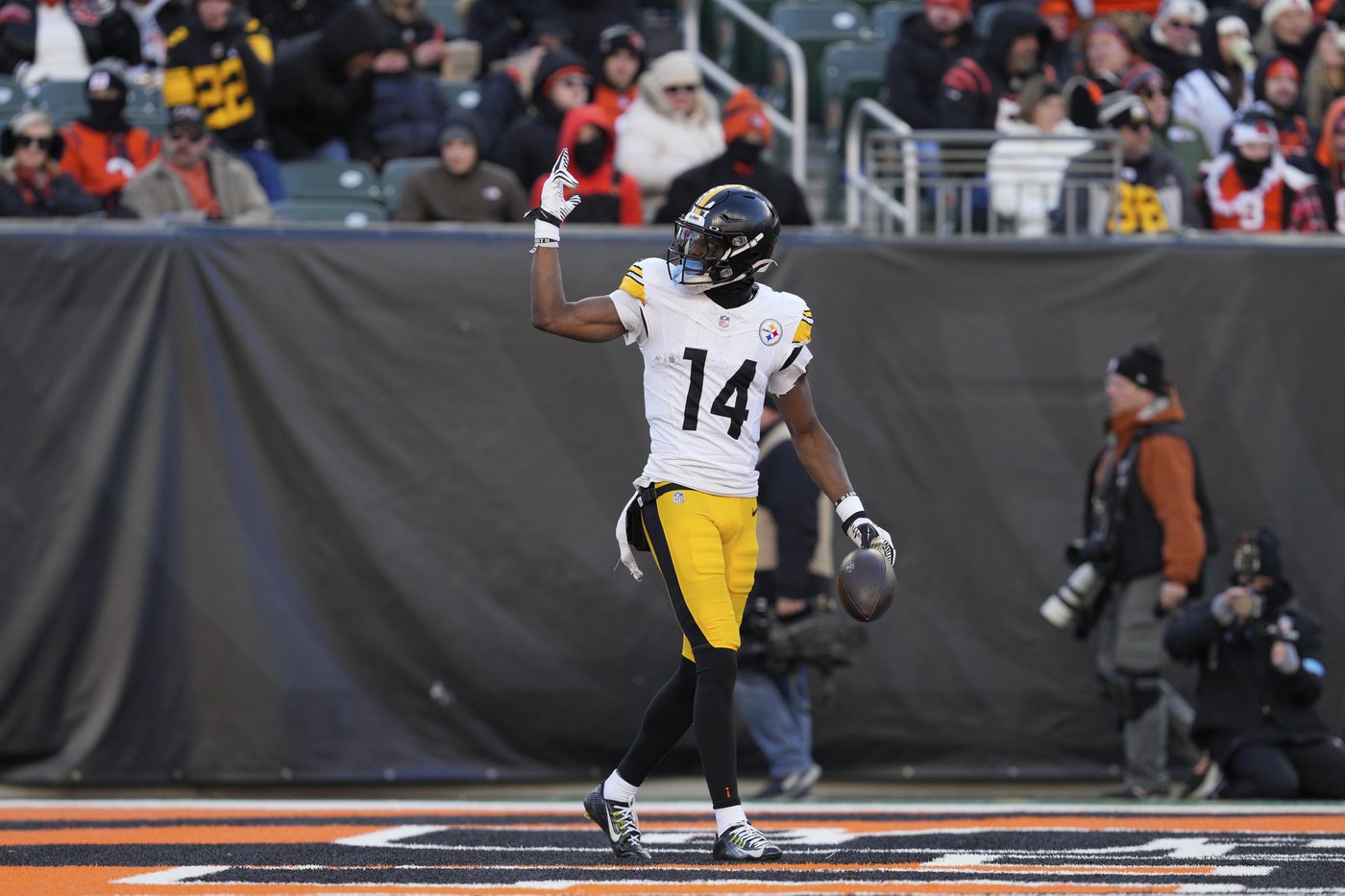 Steelers WR George Pickens on the rematch with Browns DB Newsome: 'I don't even know who that is' | iNFOnews.ca Steelers WR George Pickens on the rematch with Browns DB Newsome: 'I don't even know who that is' | iNFOnews.ca