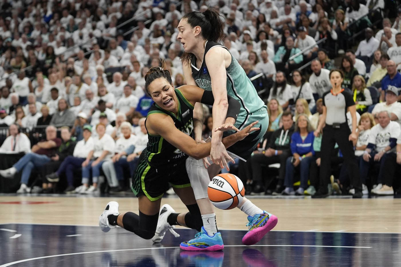 Unrivaled 3-on-3 women's basketball league rules, where games will be played and how to watch | iNFOnews.ca