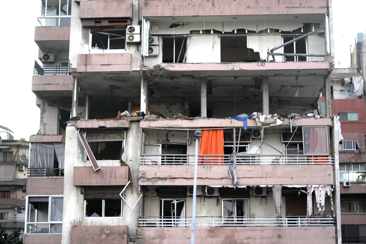 Israel-Hamas war latest: Israeli airstrike levels apartment building in central Beirut | iNFOnews.ca