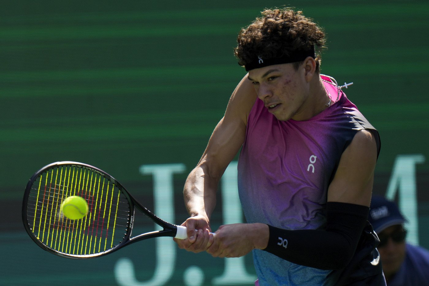 Canada's Fernandez defeats Rakhimova to advance to Round of 16 in Wuhan | iNFOnews.ca Canada's Fernandez defeats Rakhimova to advance to Round of 16 in Wuhan | iNFOnews.ca