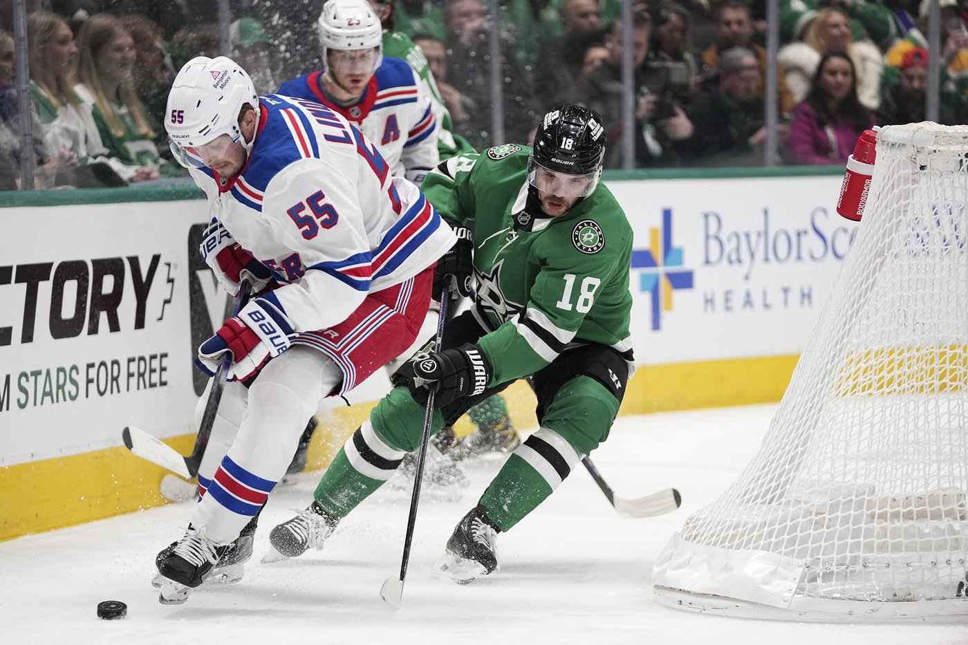 Shesterkin dazzles with 41 saves as Rangers beat Stars 3-1 to end three-game losing streak | iNFOnews.ca Shesterkin dazzles with 41 saves as Rangers beat Stars 3-1 to end three-game losing streak | iNFOnews.ca