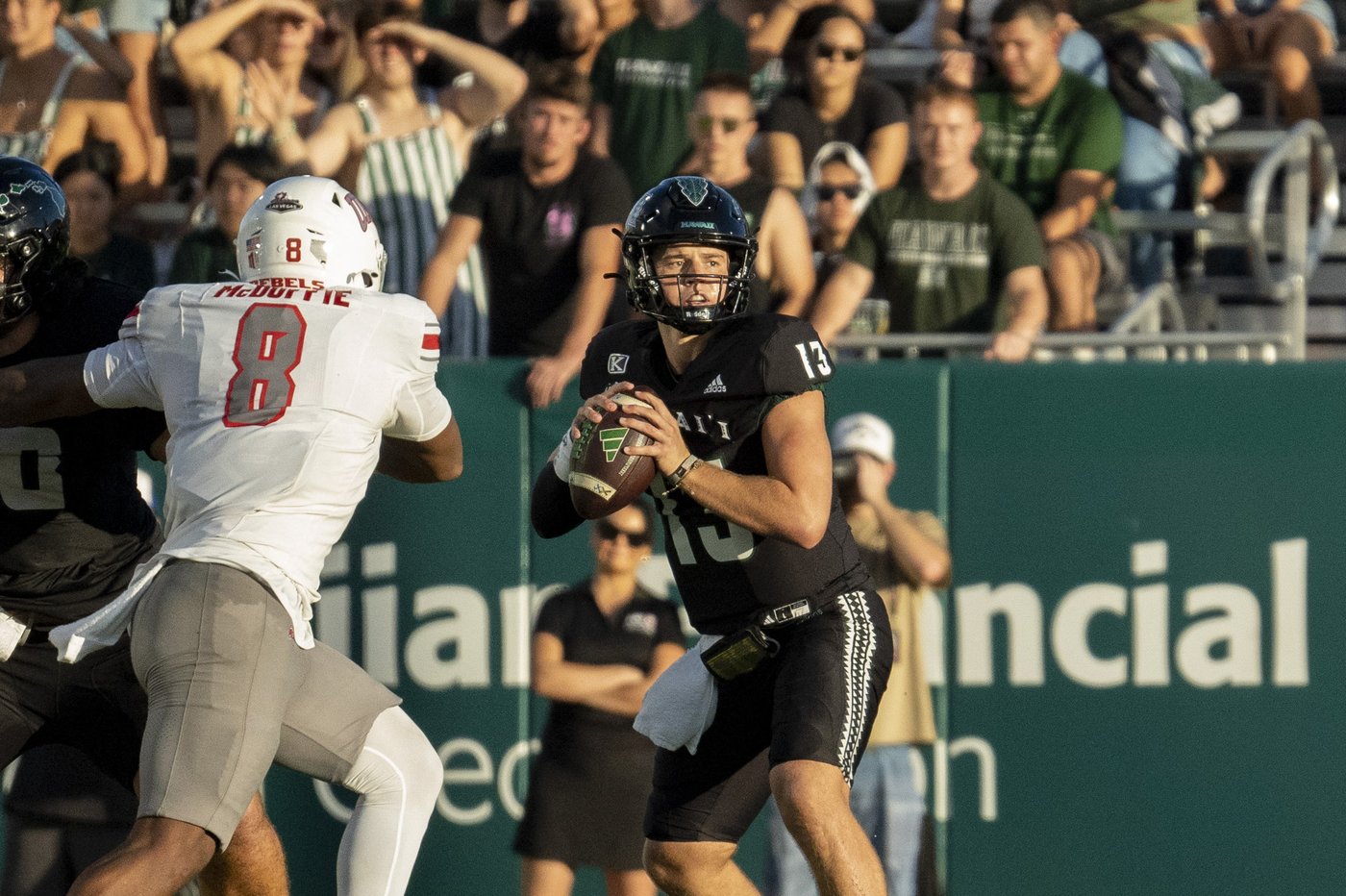 Hajj-Malik Williams helps UNLV hold on for 29-27 victory over Hawaii | iNFOnews.ca
