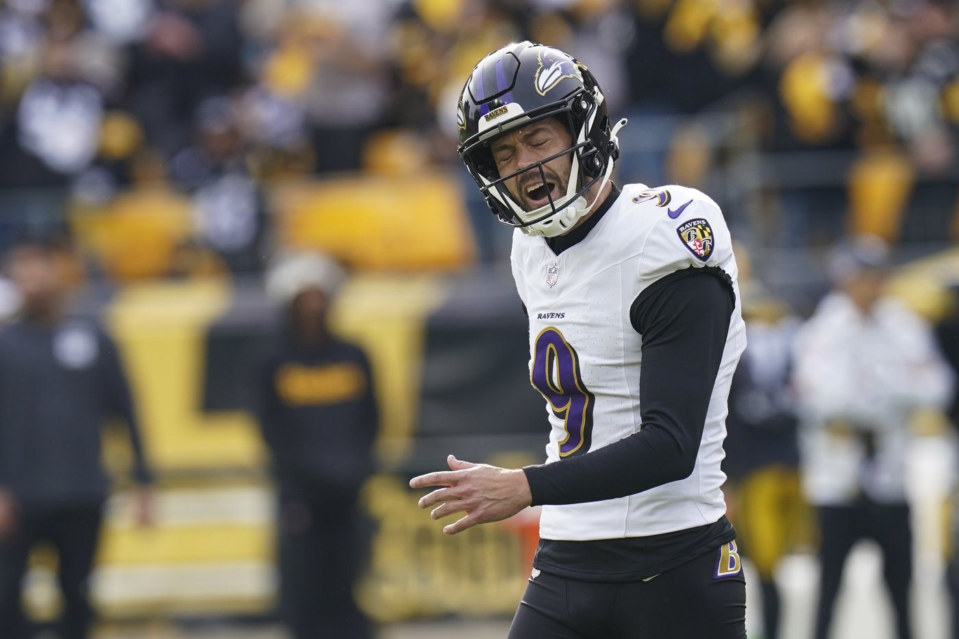 Boswell kicks 6 field goals and the Steelers bottle up Lamar Jackson in 18-16 win over the Ravens | iNFOnews.ca Boswell kicks 6 field goals and the Steelers bottle up Lamar Jackson in 18-16 win over the Ravens | iNFOnews.ca